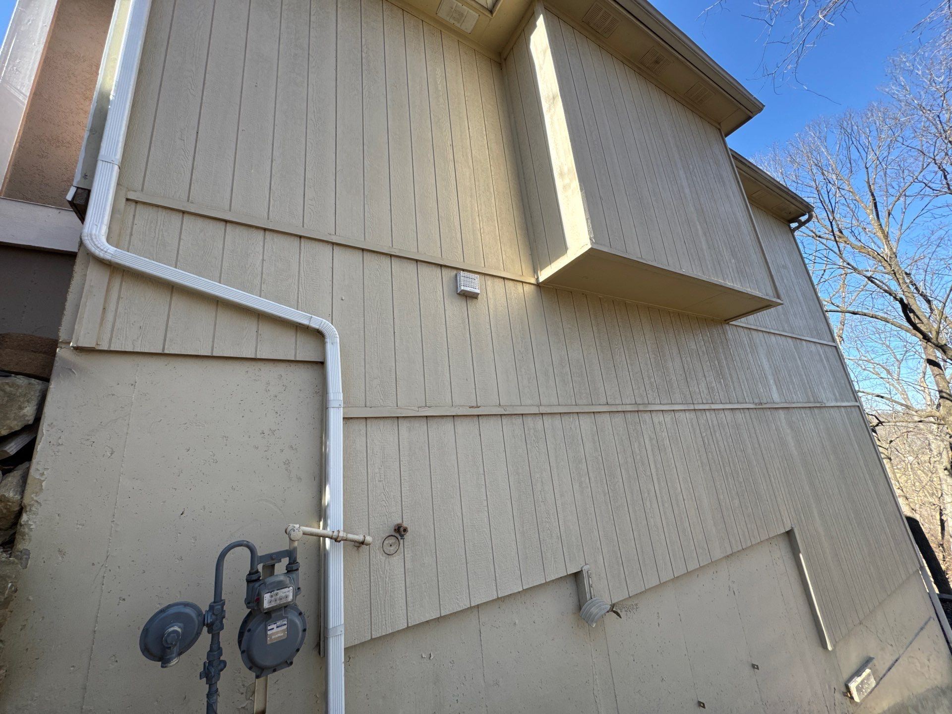 Siding Installation using Clay Market Square by EEC Windows, Siding & Roofing