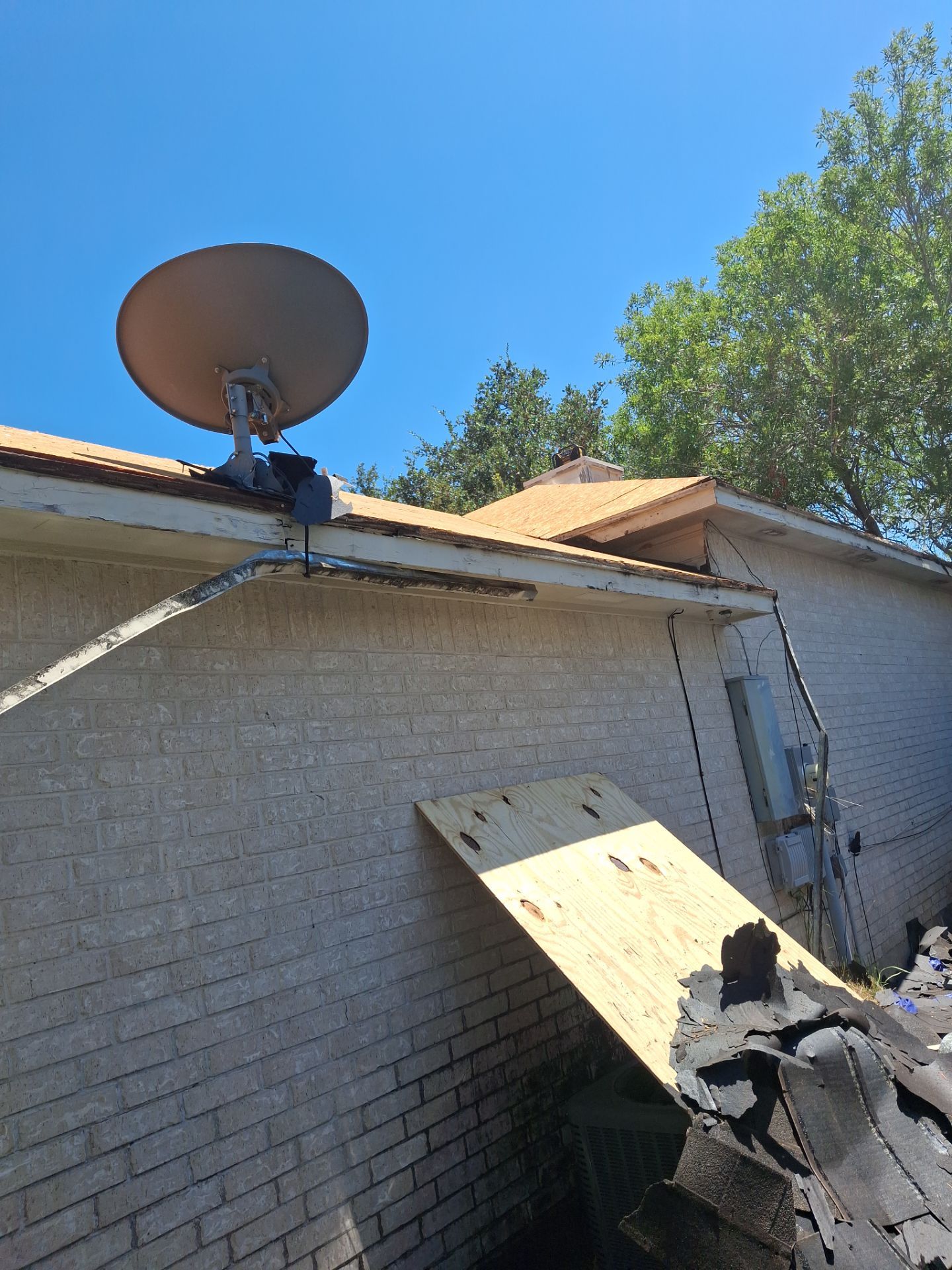 Quebec South by Bayfront Roofing and Construction