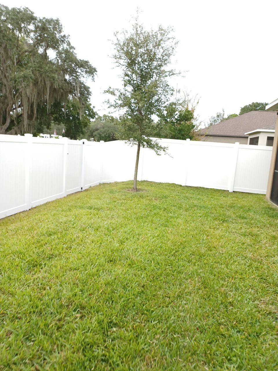 Riverview, FL 6 ft. White Vinyl Privacy Fence  by Asap fence and gates, LLC