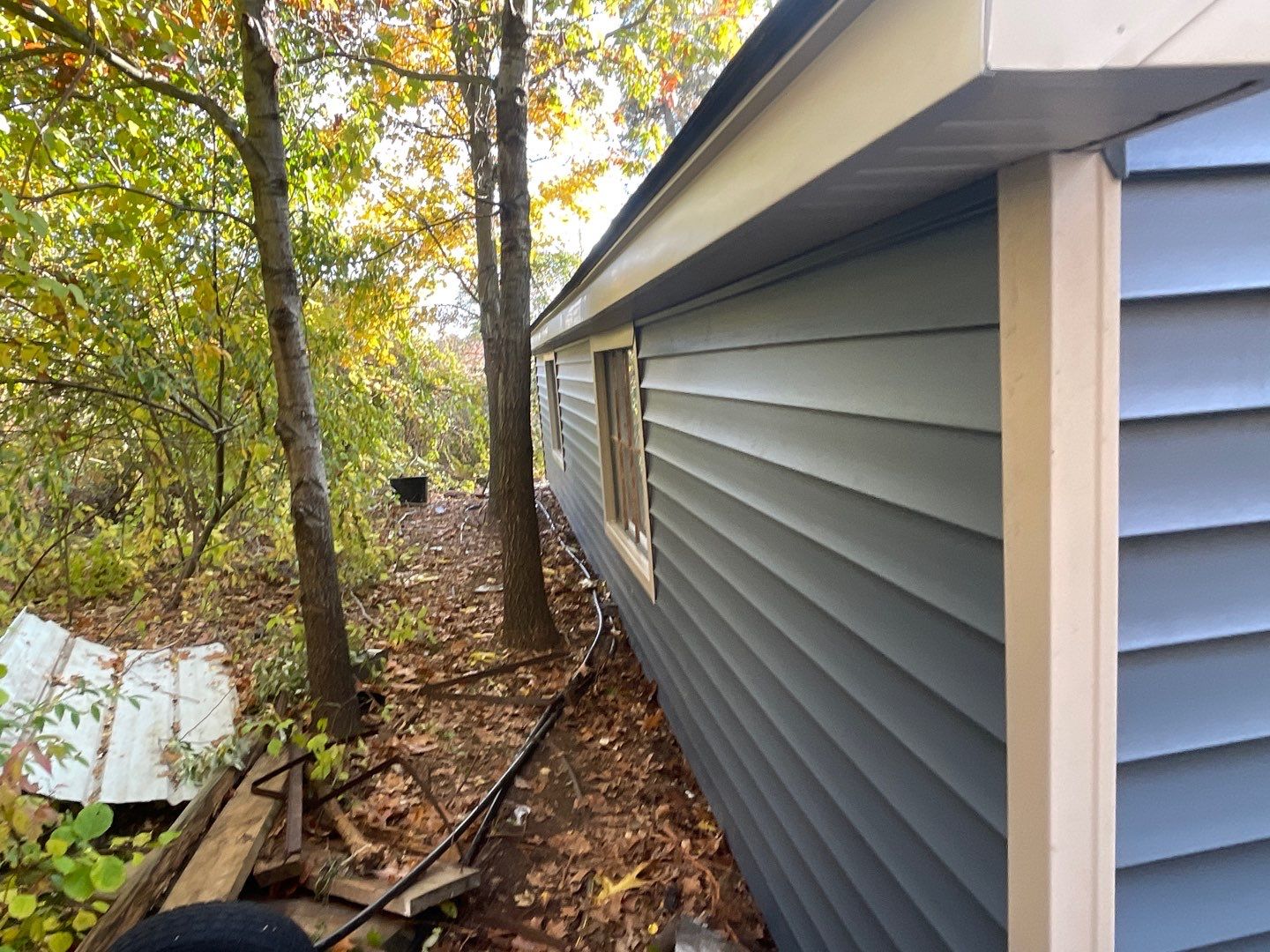 CertainTeed Monogram D5 Pacific Blue + Cedar Impression Shake Driftwood Blend & Pacific Blue + CertainTeed Board & Batten Pacific Blue by 180 Contractors