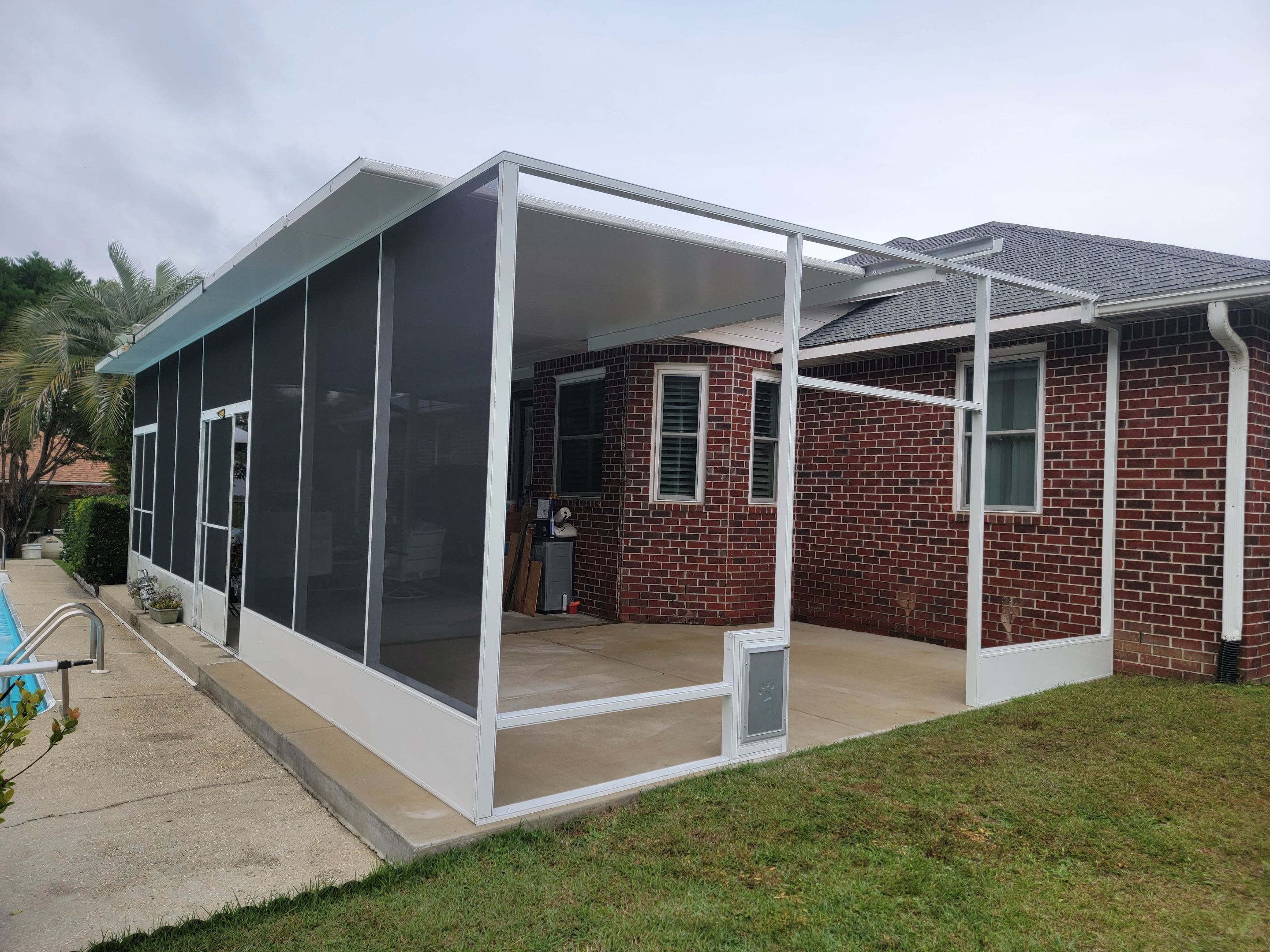 Pensacola Screen Room Using Titan's Colorbeam by Titan Sunrooms