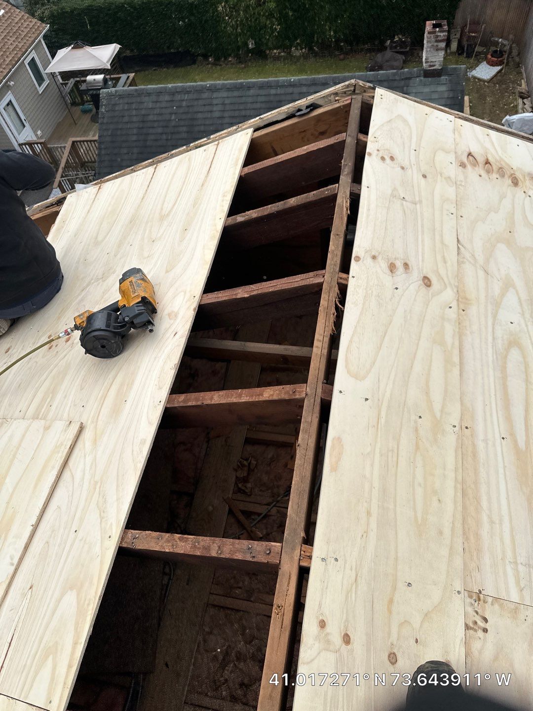 Siding Installation using Certainteed Cedar Impressions Straight Edge Perfection Shingles - D7 - Sterling Gray by A Plus Exterior