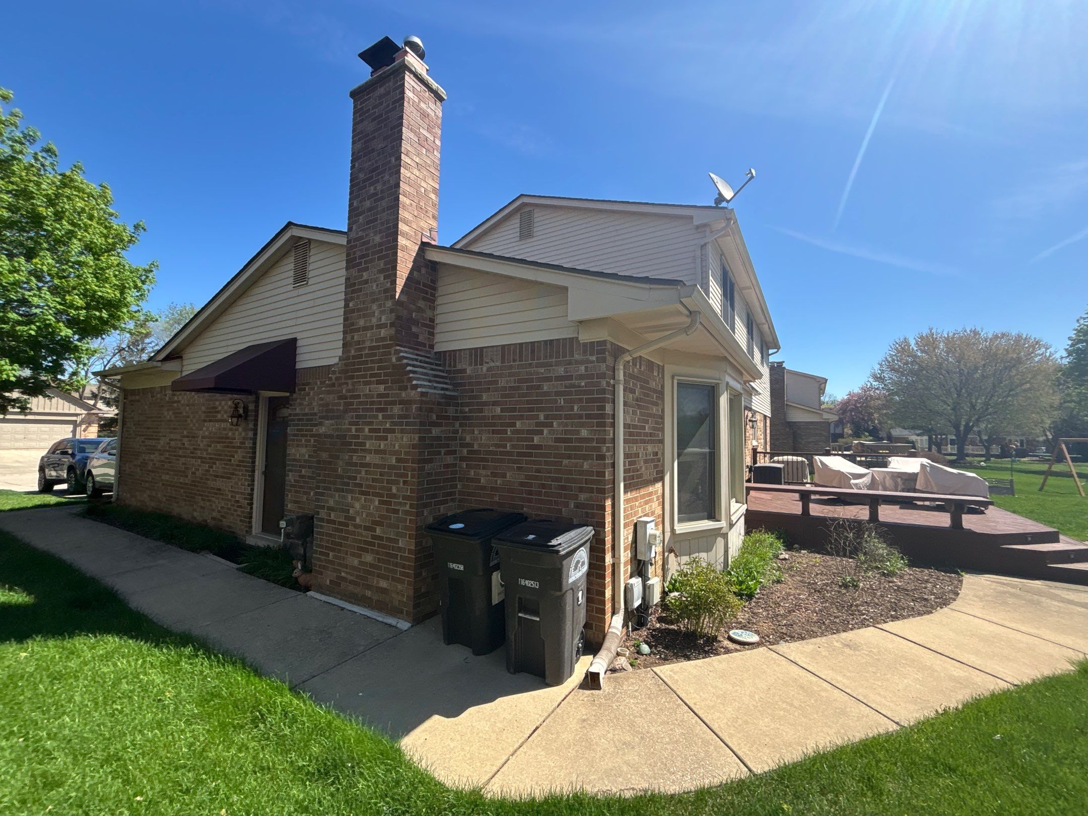 Siding Replacement using Alside S7 Cedar Mill Grain Pebble by 180 Contractors