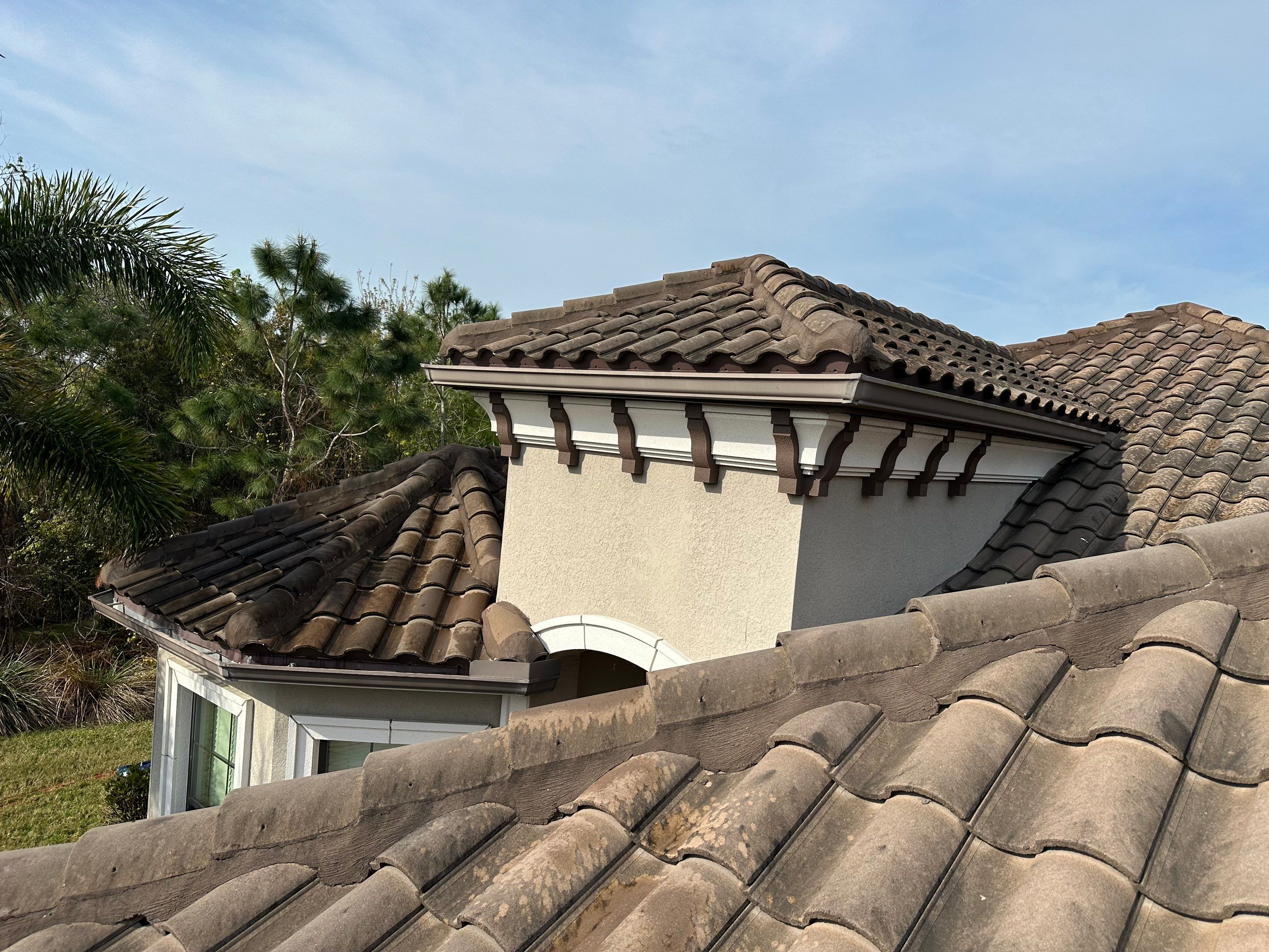 Concrete Tile Roof, Paver Pool Deck, Screen Enclosure & Driveway Cleaning in Artisan Lakes Esplanade, Palmetto, FL | Sunshine AquaWash by Sunshine AquaWash