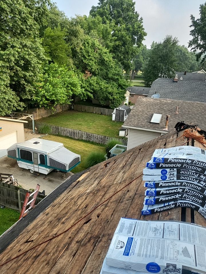 ATLAS PINNACLE COLOR: BLACK SHADOW by Eagle Eye Roofing