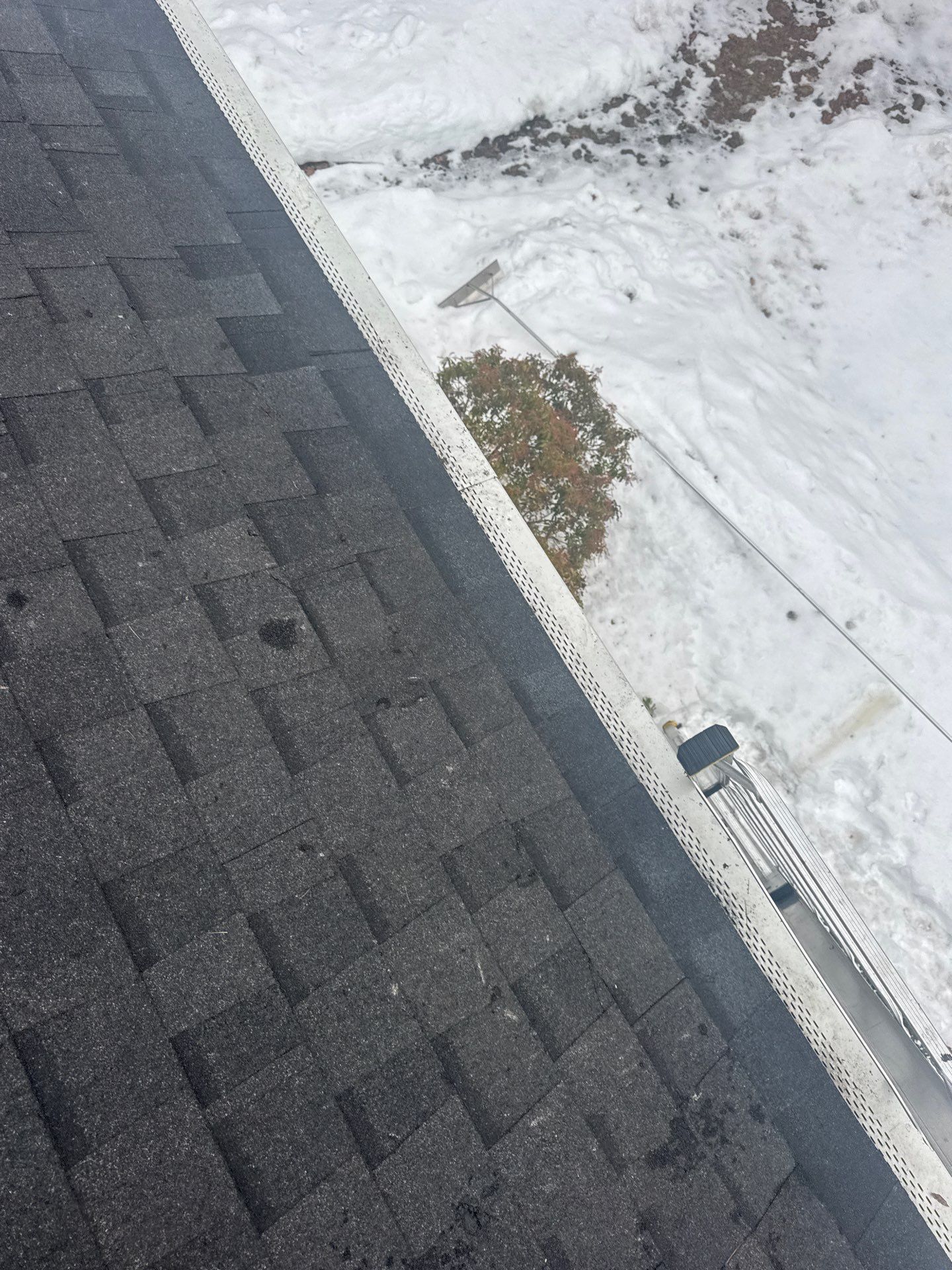 Ice Dam Removal & Snow Removal in Billerica, MA  by Mighty Dog Roofing of Greater Middlesex County