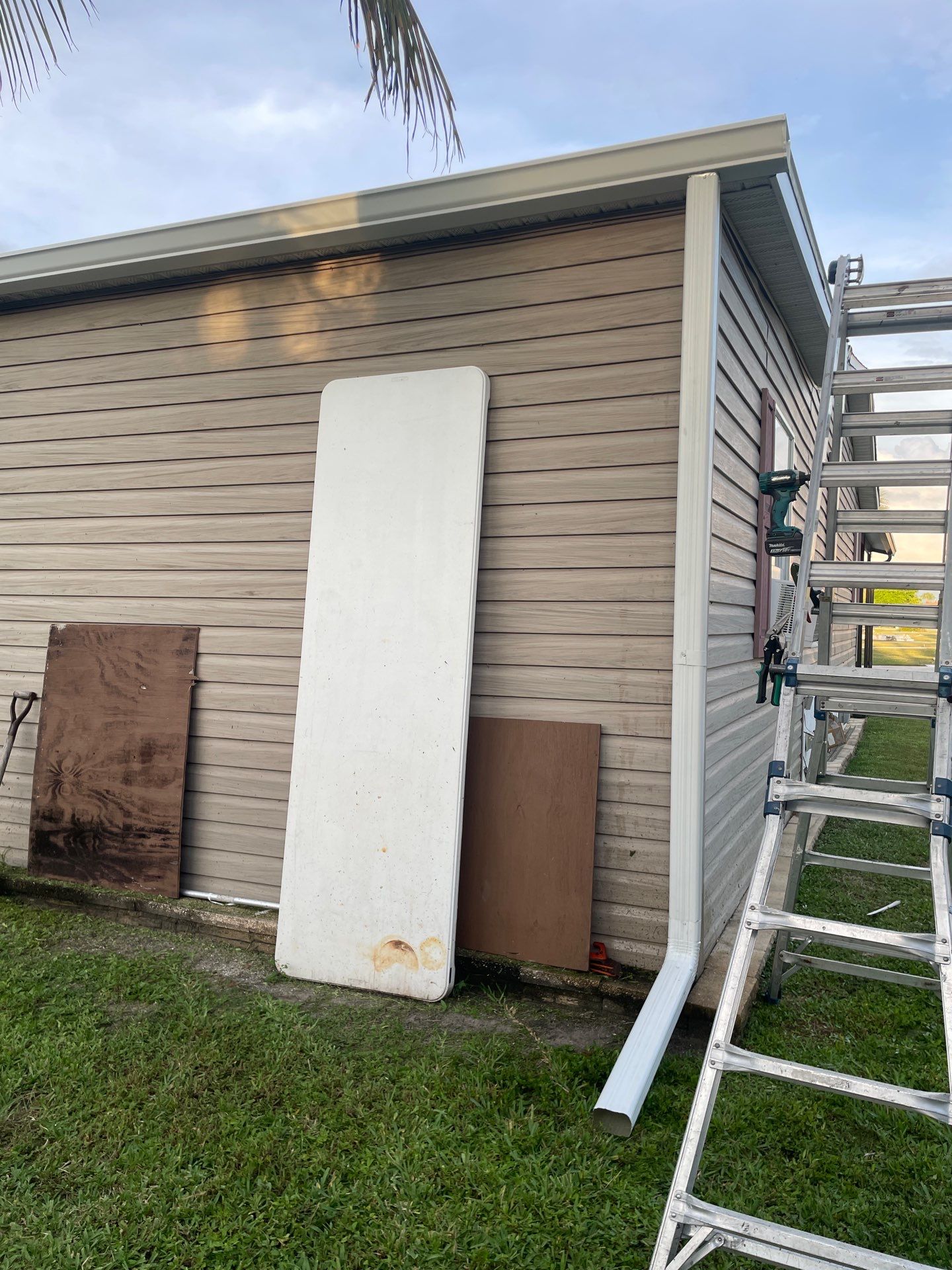 Custom 7-Inch Aluminum Gutters in Fort Myers FL by Gutter Professors