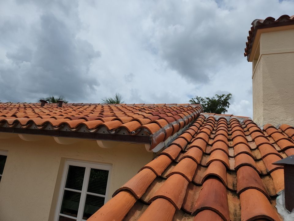 Granada Handmade Barrel Tile - Flashed Blend by Istueta Roofing
