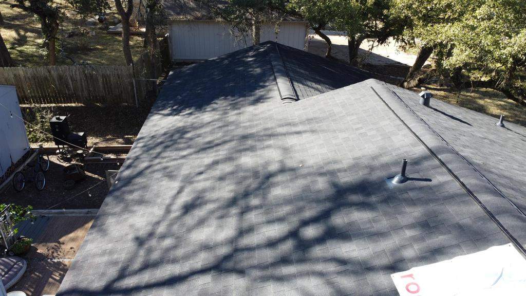 Onyx Black - Owens Corning TruDefinition Oakridge by RoofsOnly.com