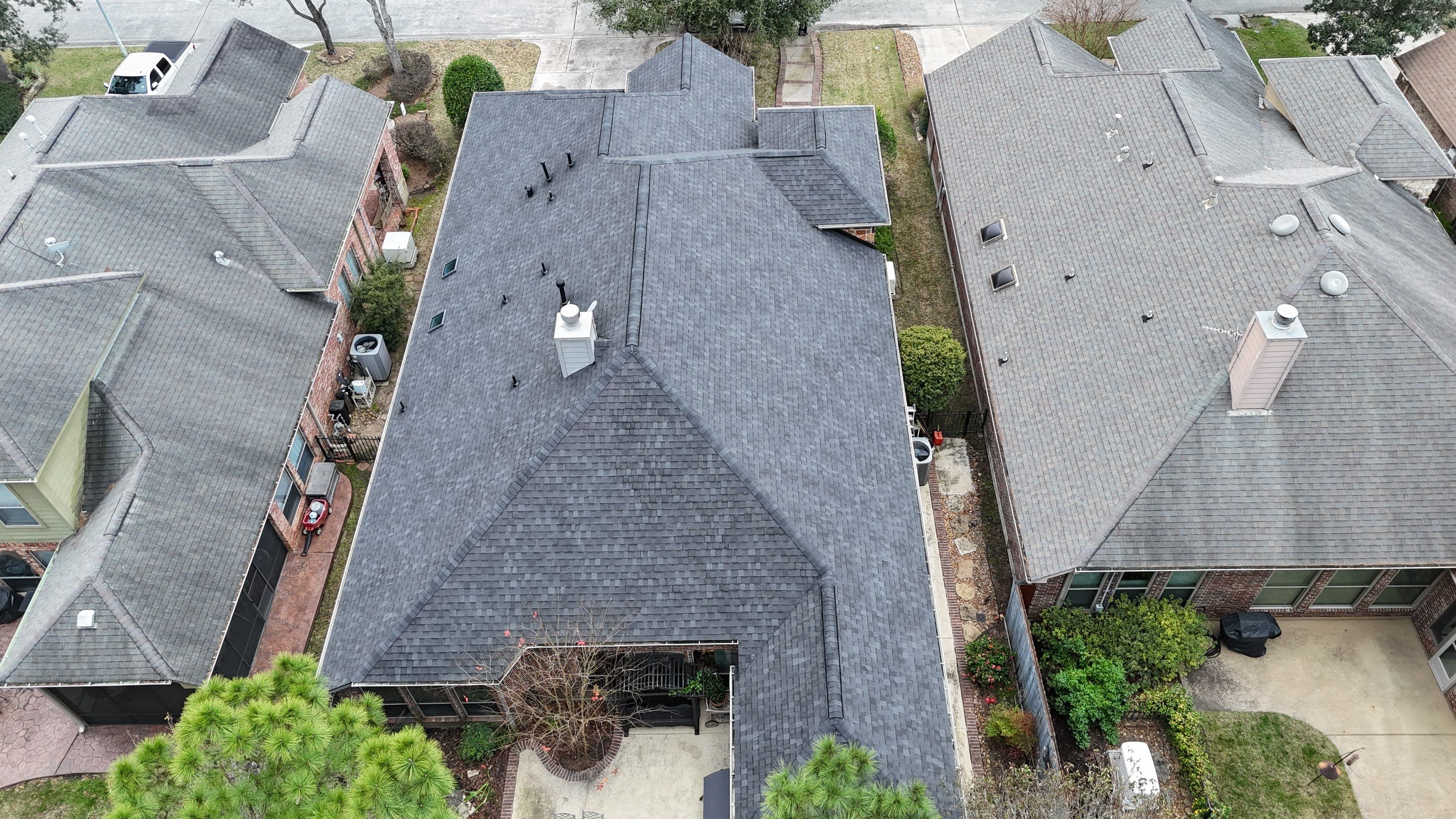 Kingwood Roof Installation using Atlas Pinnacle Pristine by Modern BYLT Roofing & Construction