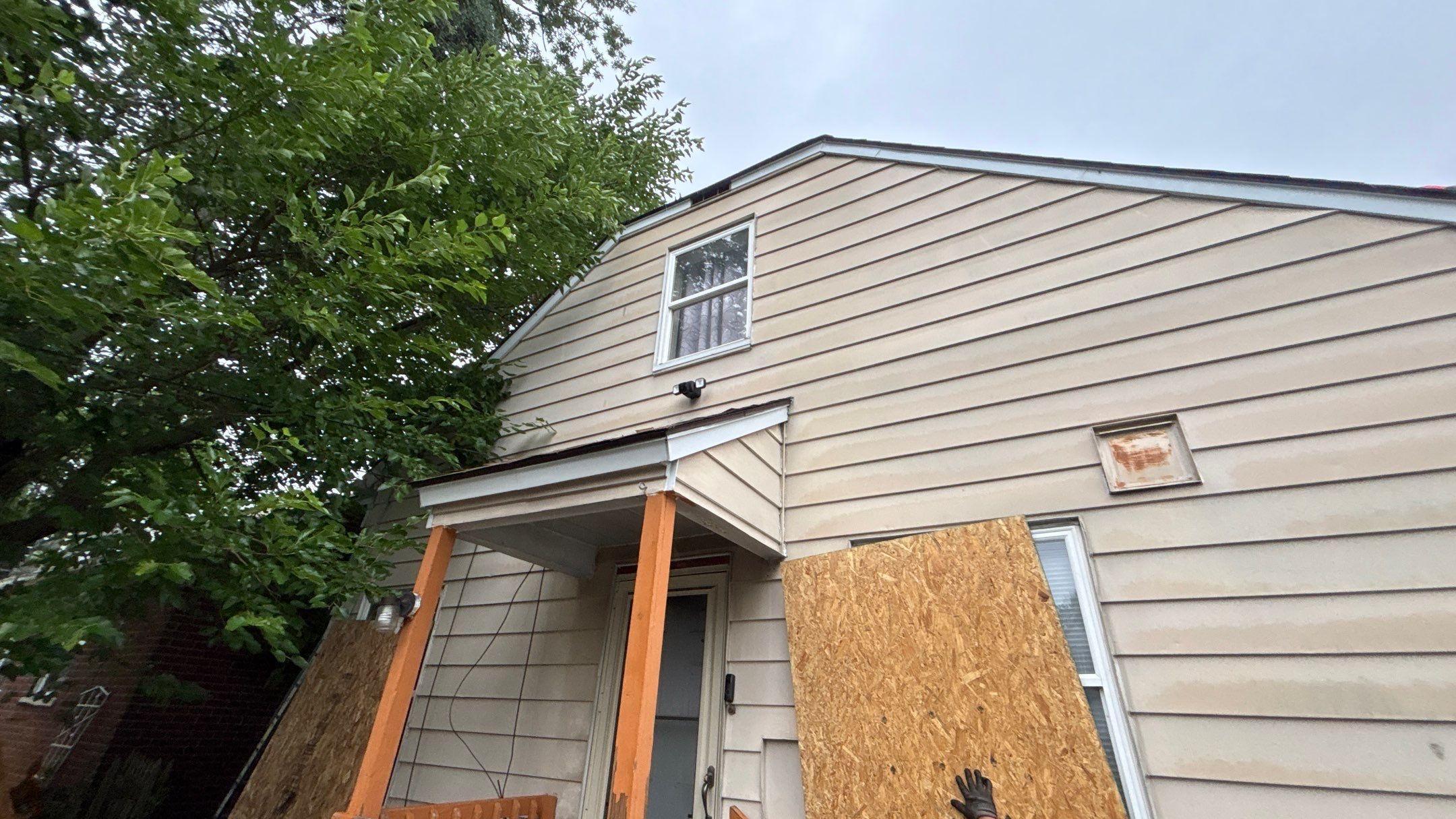 Roof Replacement using Owens Corning Brownwood by 180 Contractors