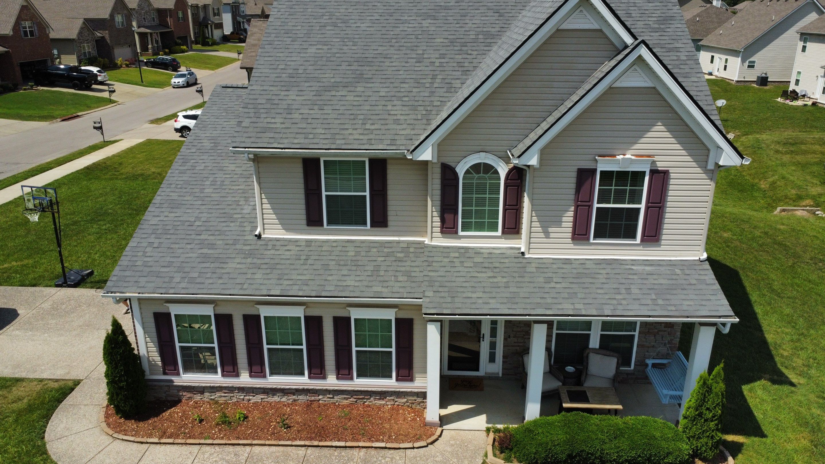 Residential Roofing Installation using Owens Corning Oakridge Roofing System by Undersun Roofing 