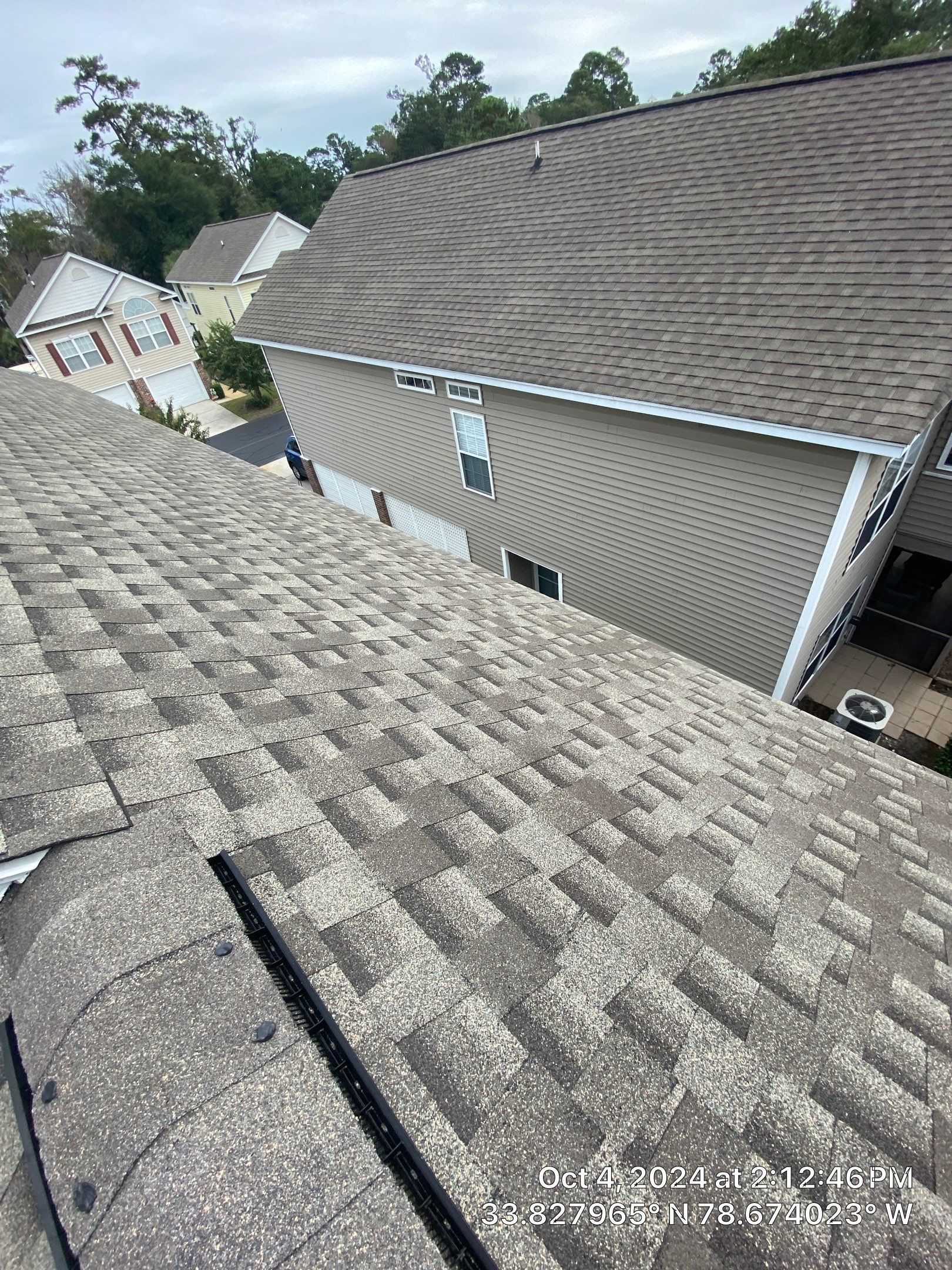 GAF HDZ - Weathered Wood by Linta Roofing Inc