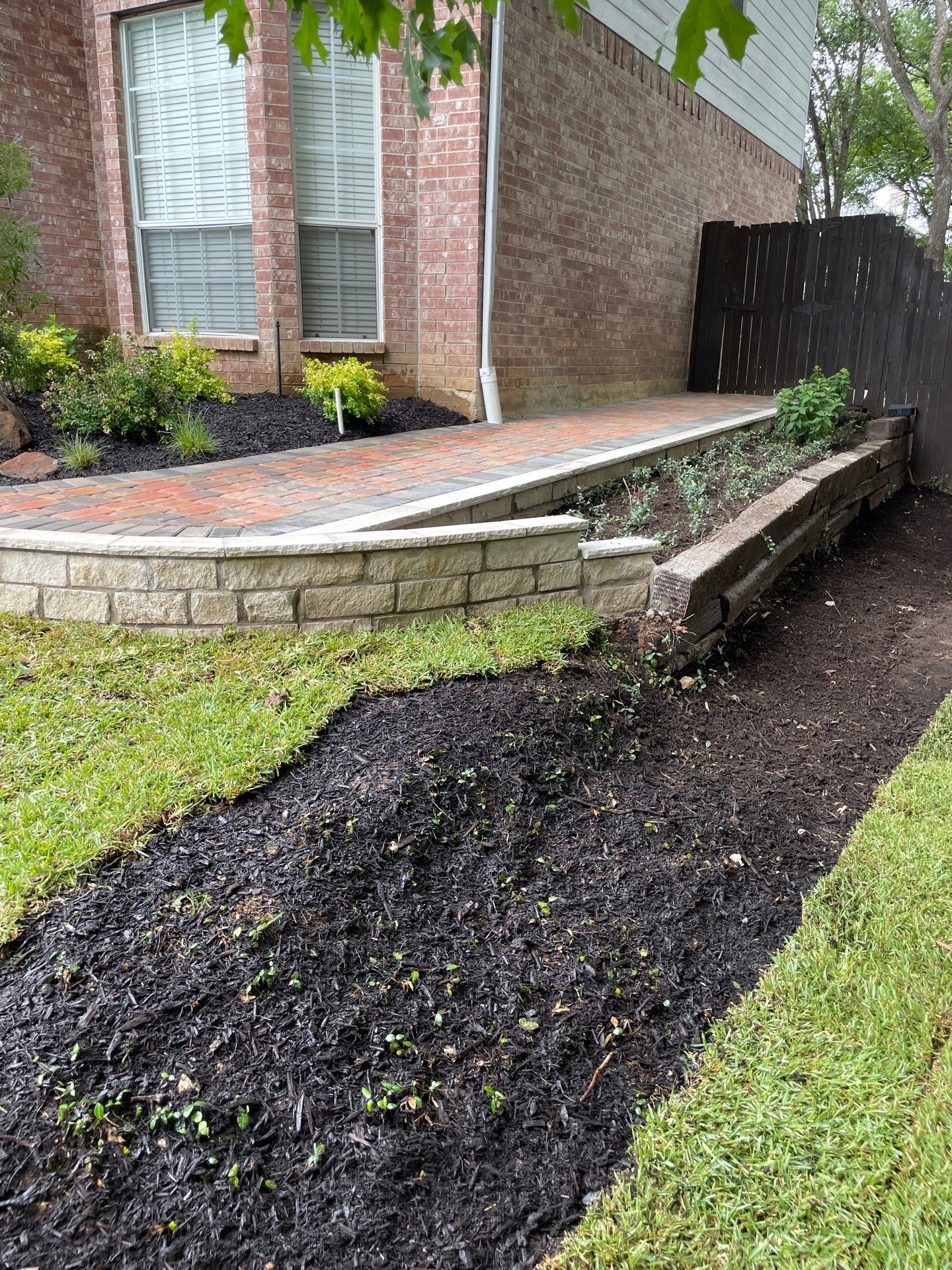Paver Walkway, Chop Rock with Flagstone Cap by Peterson’s