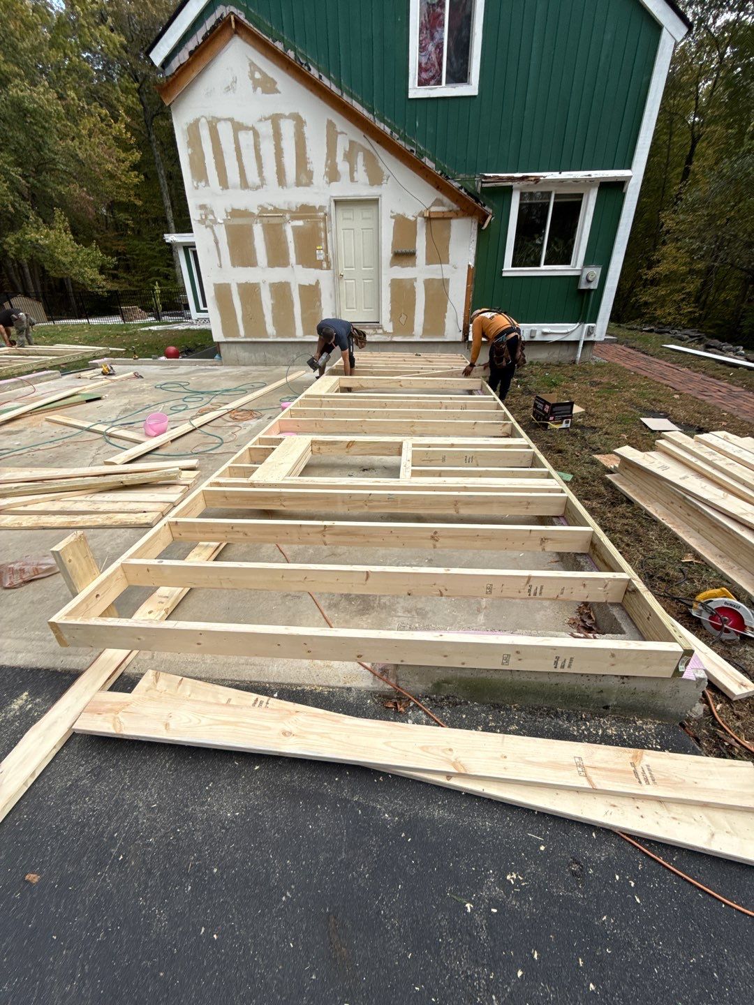 Custom ADU Construction with Vaulted In-Law Suite – LP SmartSide®, ZIP System® & Harvey® Windows by Sensible Home Solutions