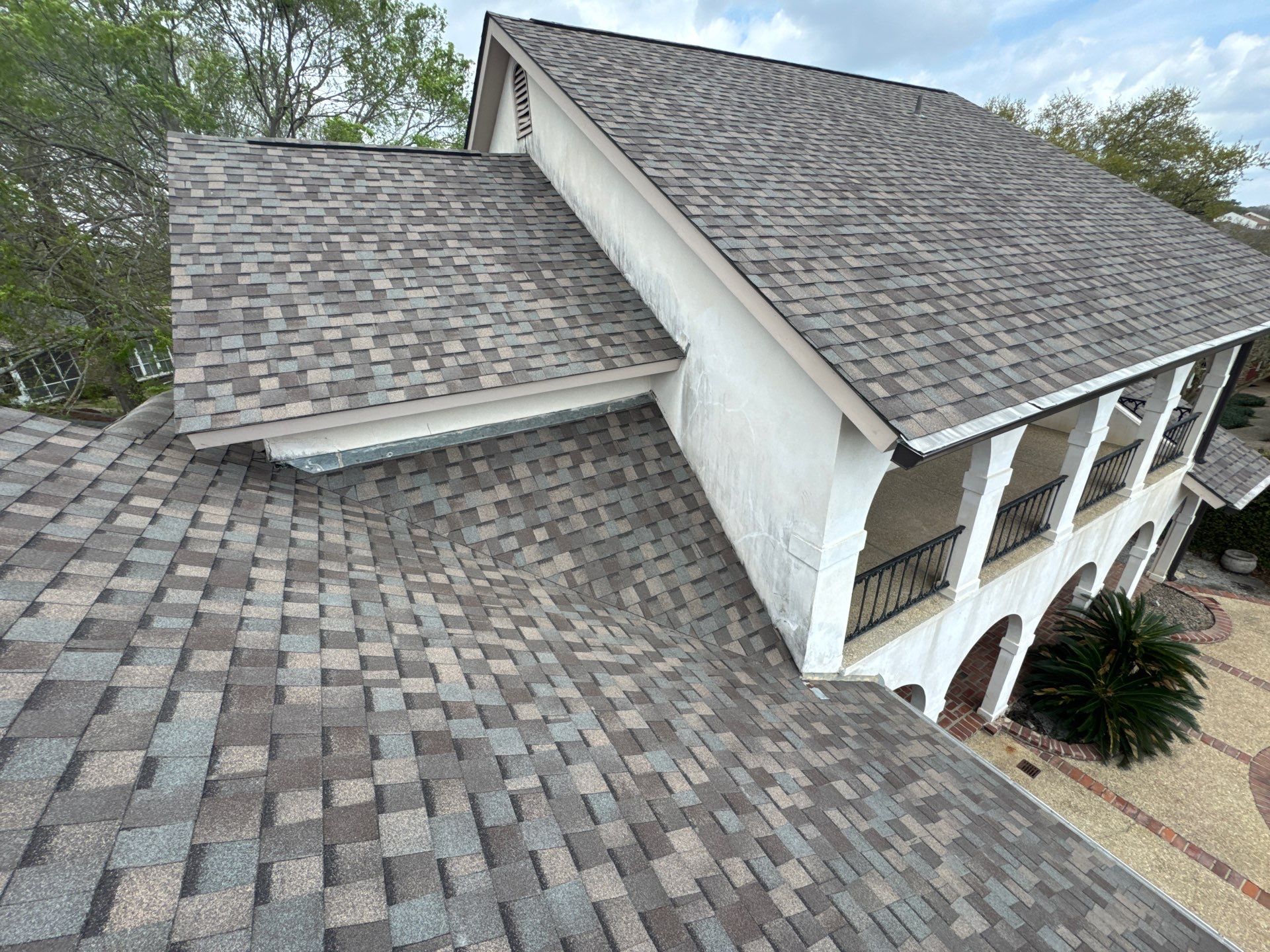 Atlas Pinnacle Pristine Majestic Shake by Top Team Roofing & Construction