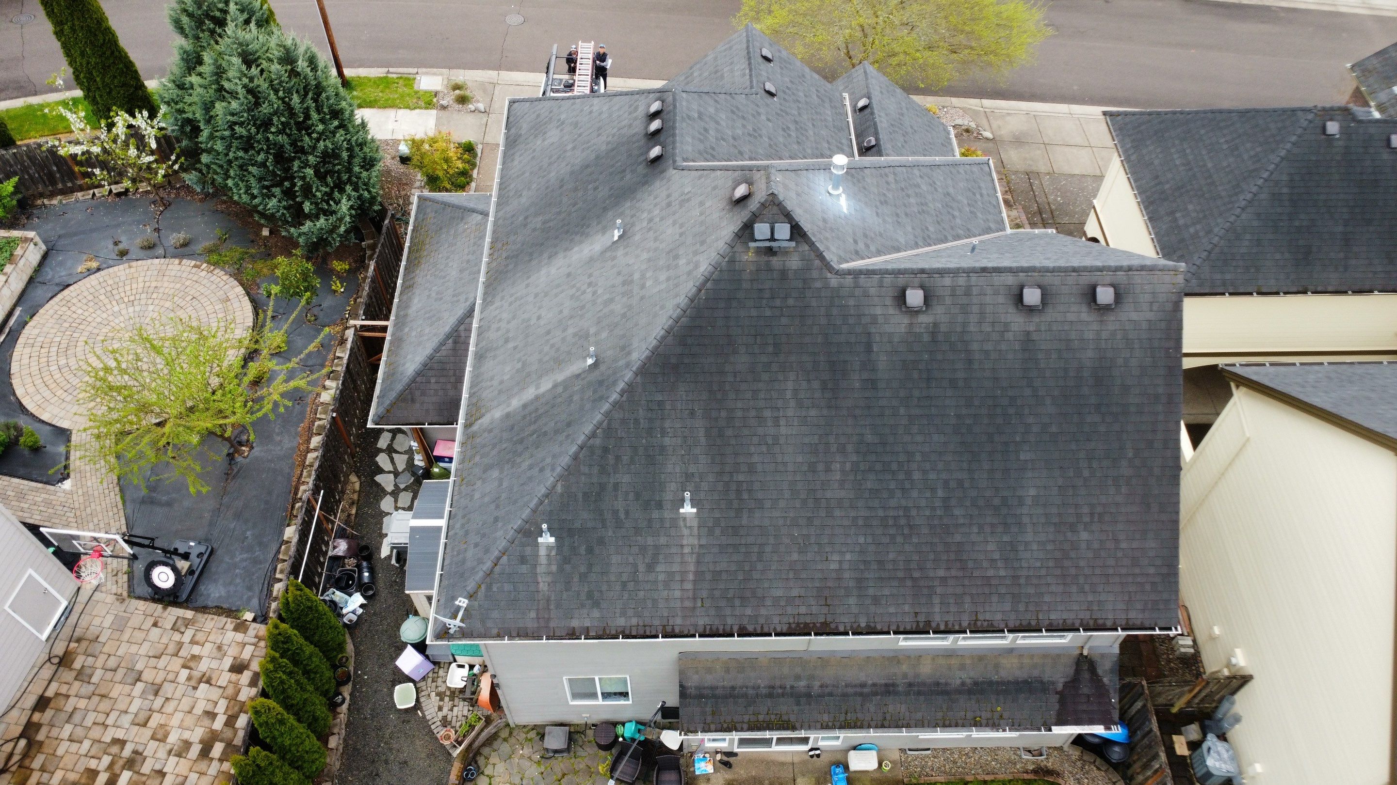 IKO Dynasty Granite Black by Orezona Building & Roofing Company, Inc.