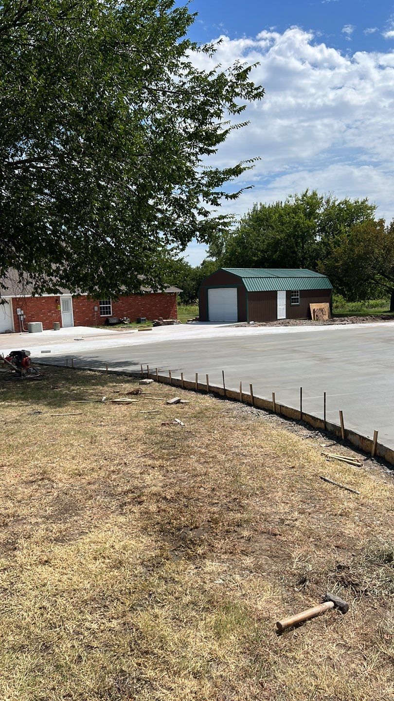 1000' Drive and Patio using Concrete by Clays Services Inc