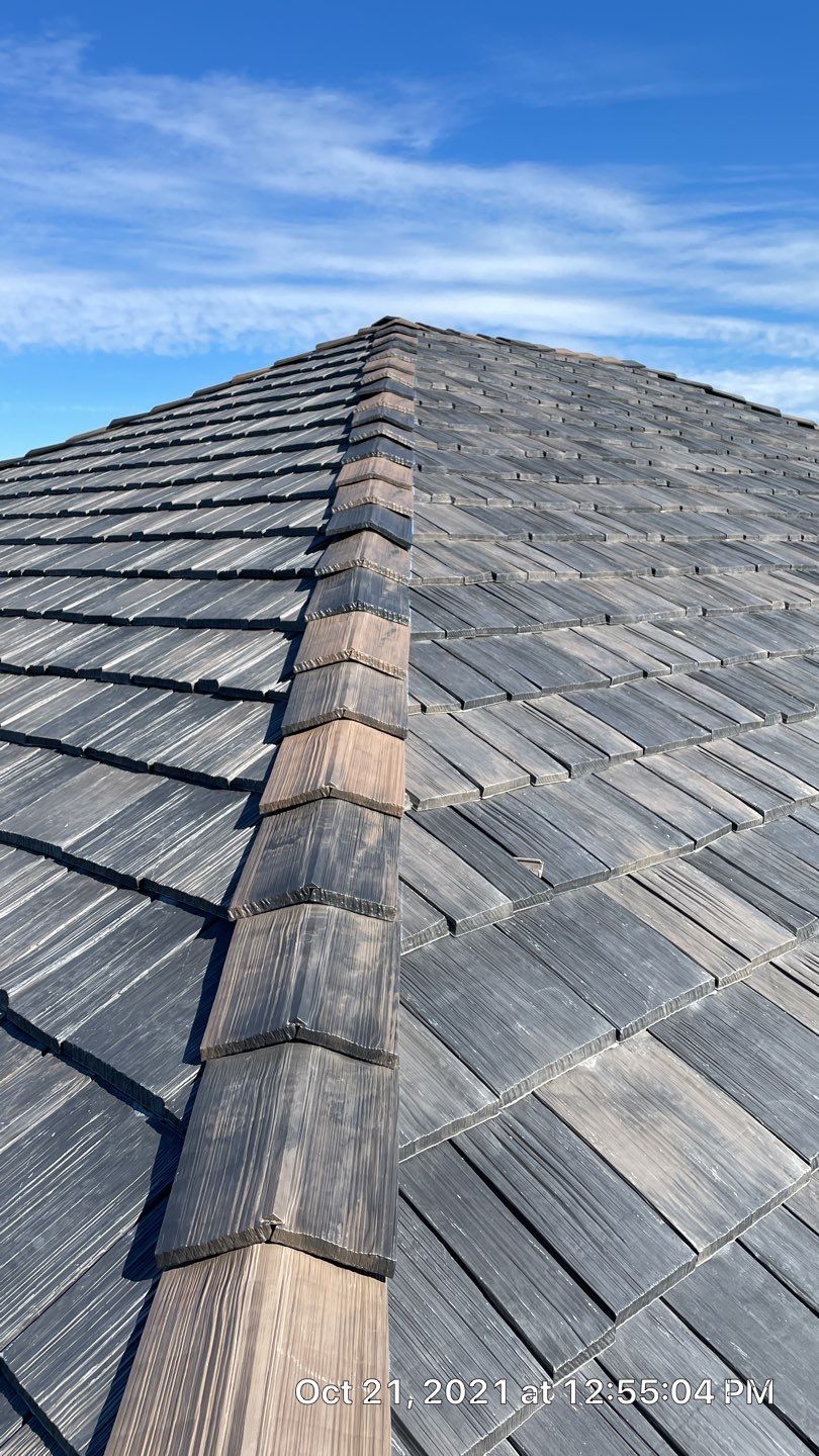 Residential Roofing Installation using DaVinci Bellaforte Shake in Black Oak by Eaton Roofing 