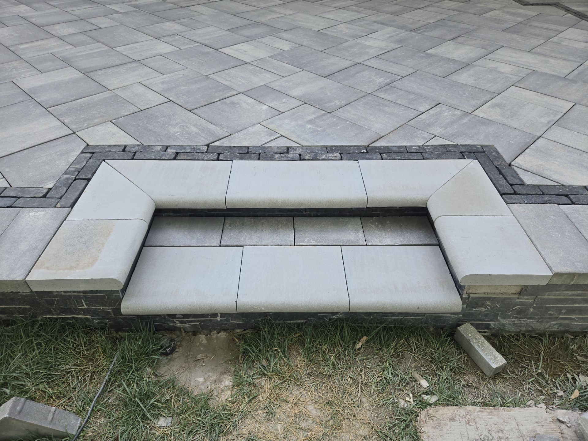 Beacon Hill Paver Patio by LAND ESCAPES LLC