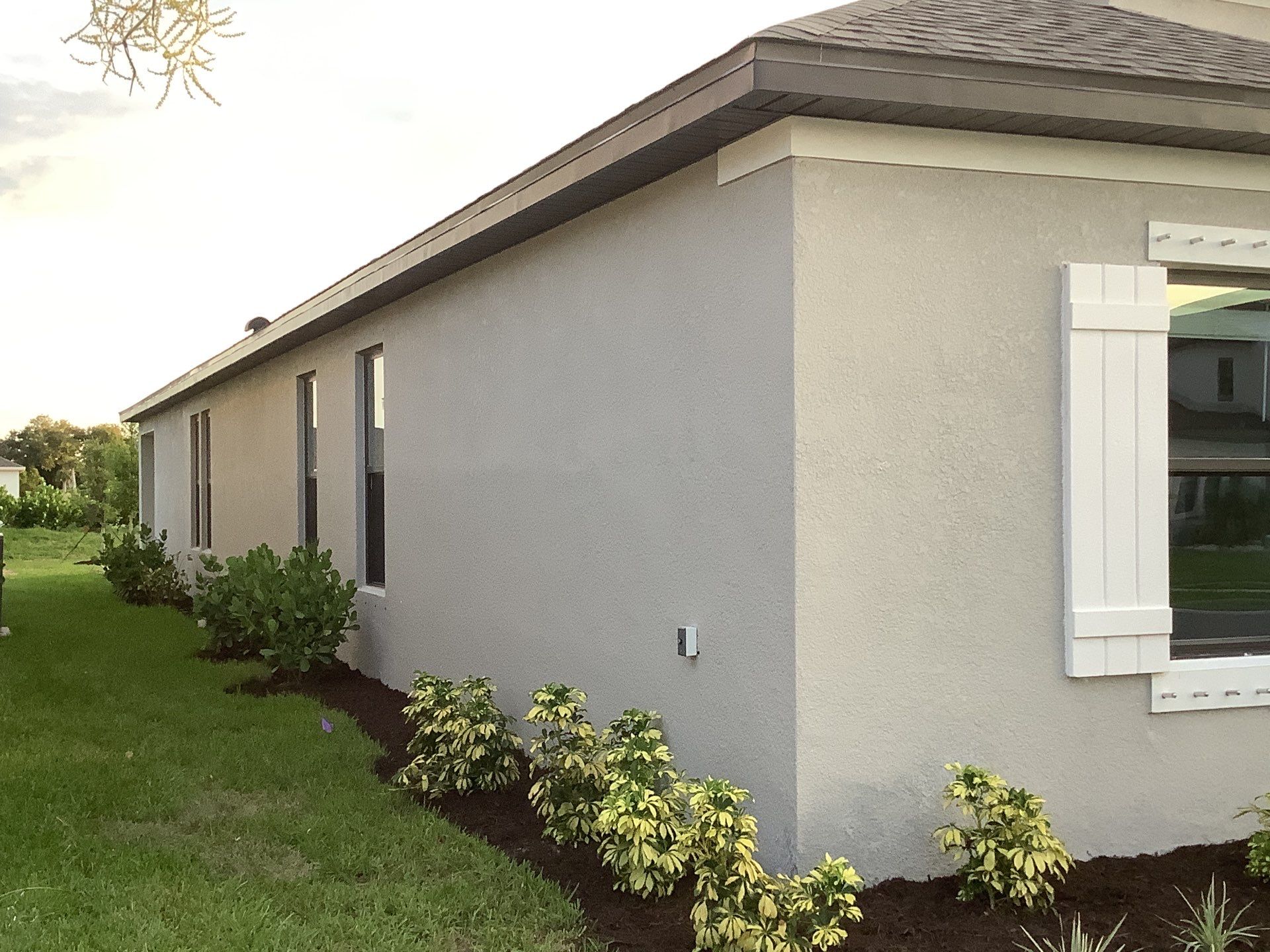 Musket Brown Seamless Gutters using Musket Brown Seamless Gutters in Nokomis FL by Gutter Professors