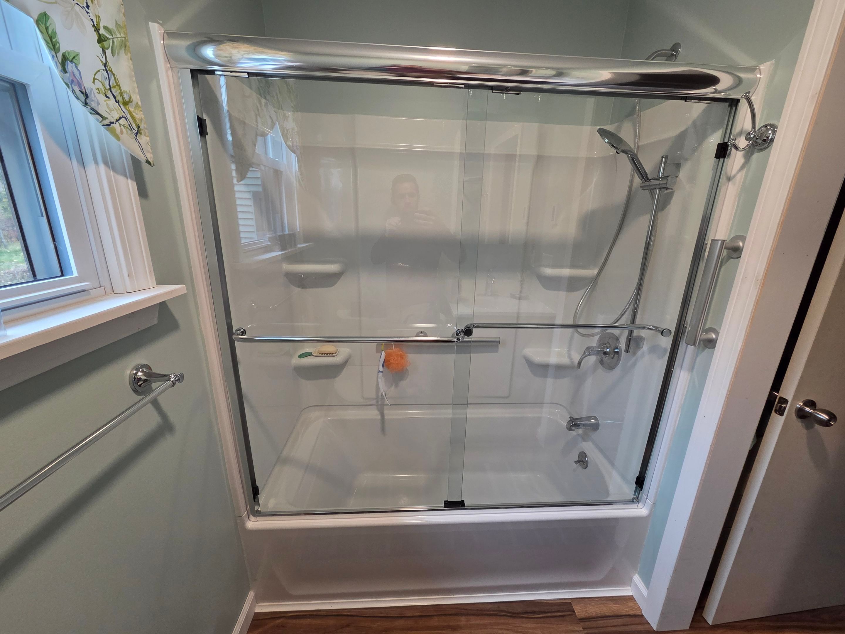 Shower using Alumax Shower by Cheshire Glass Company