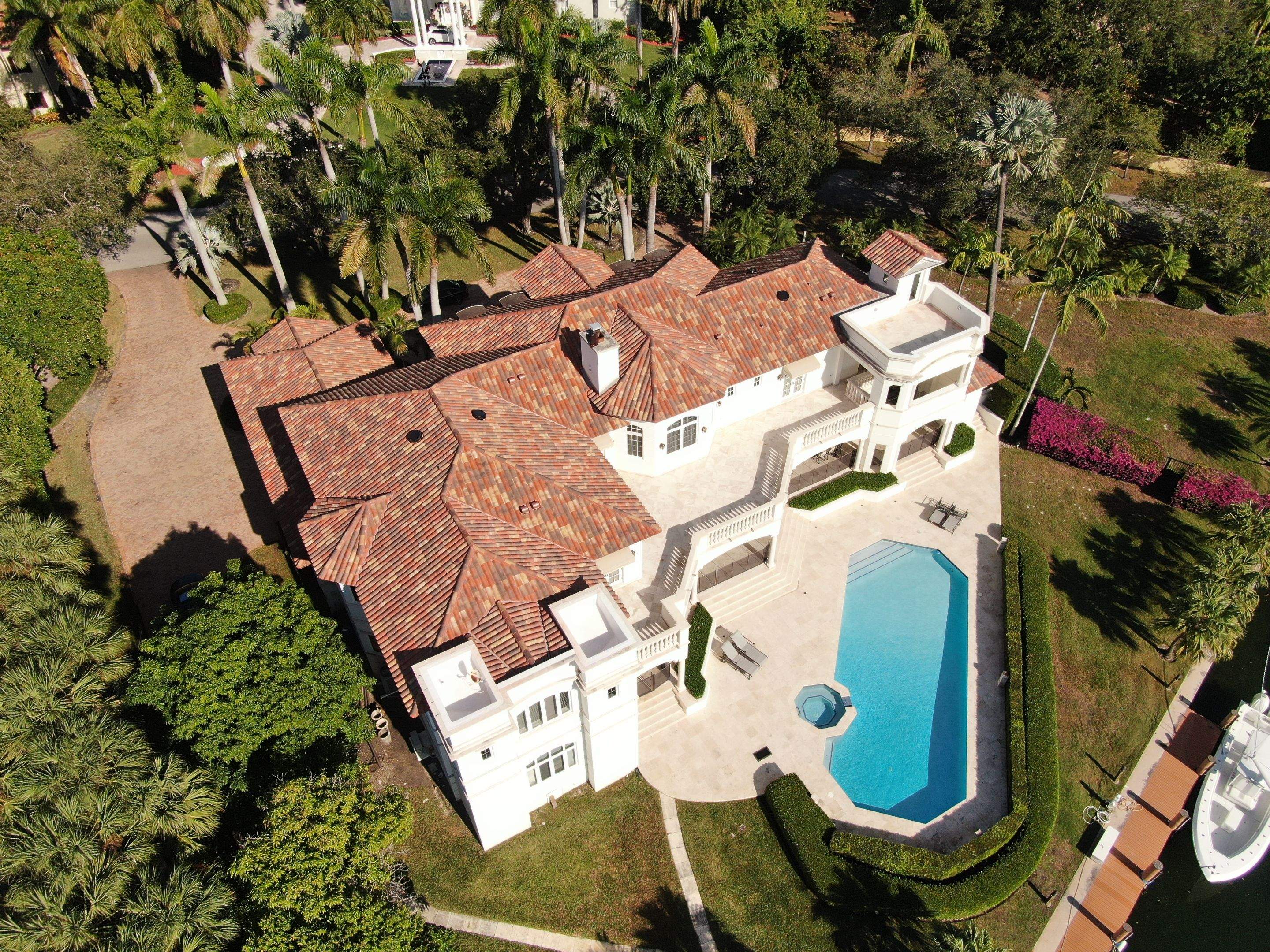 Verea - Spanish S - Jacobea by Istueta Roofing