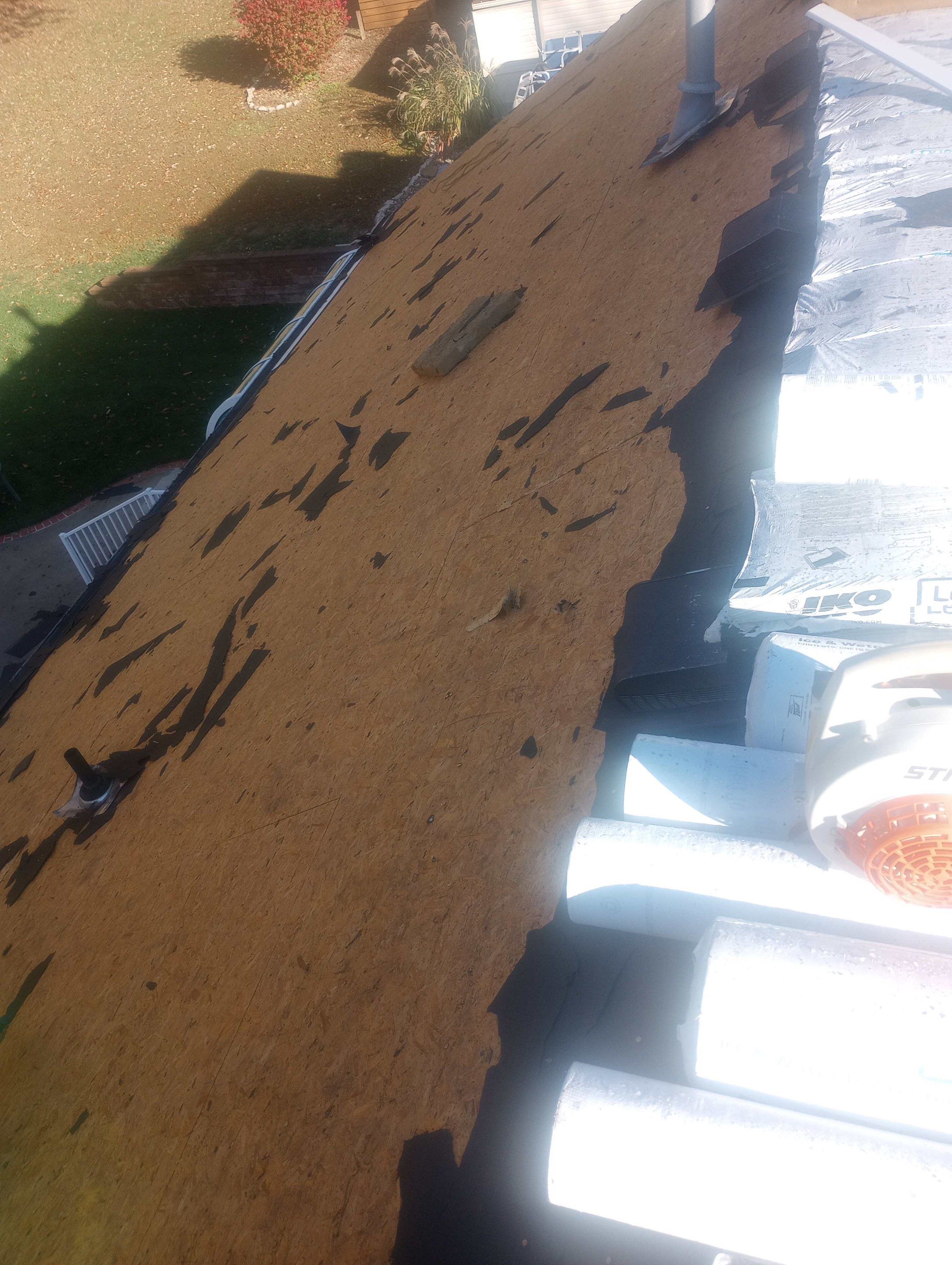 Had a storm and now a new roof! by EEC  Windows, Siding & Roofing 