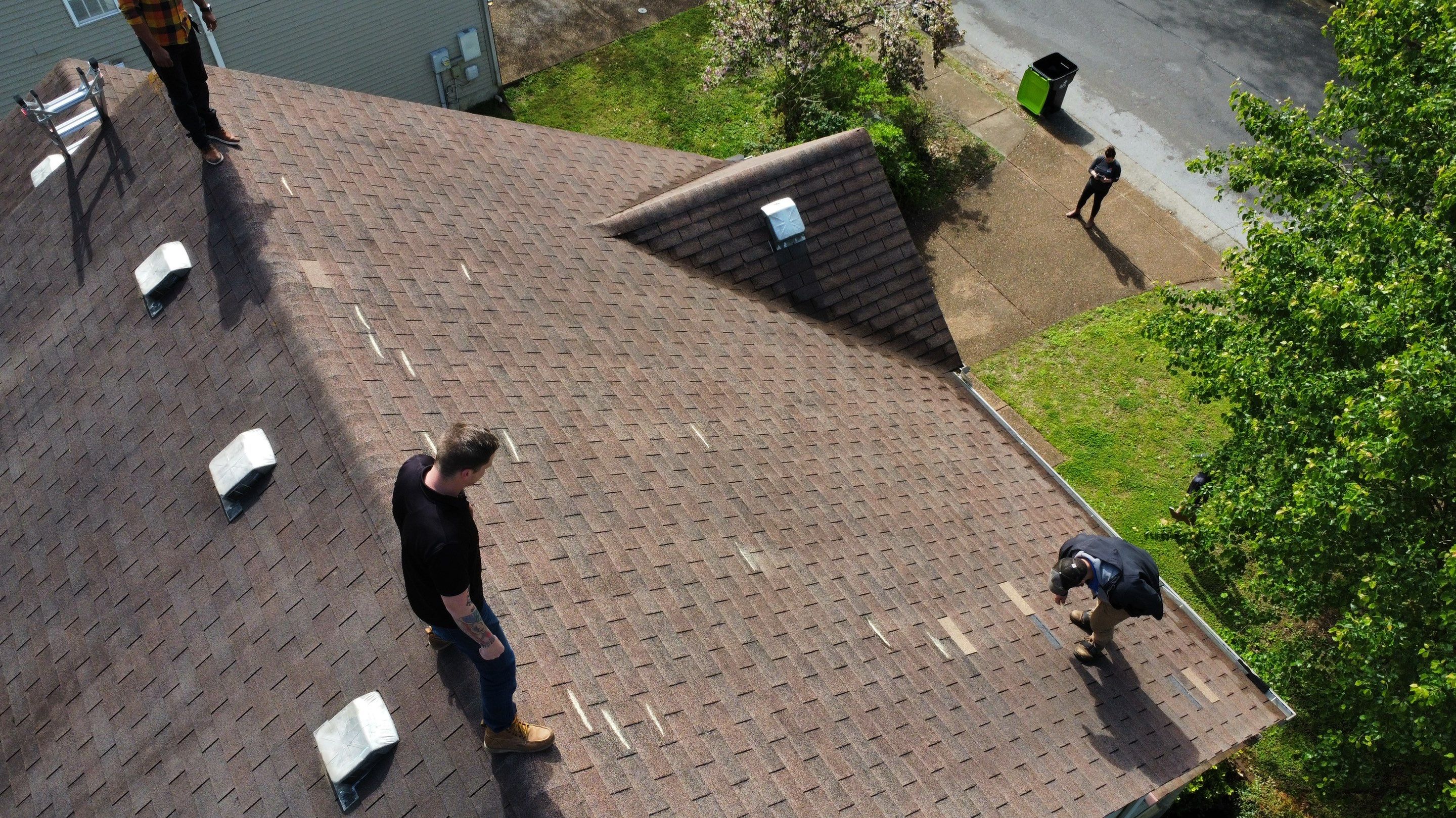 Residential Roofing Installation using Owens Corning Oakridge Roofing System by Undersun Roofing 
