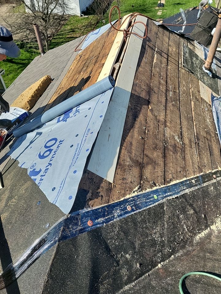 ATLAS PINNACLE COLOR: WEATHERED WOOD DRIP EDGE: MUSKET BROWN by Eagle Eye Roofing