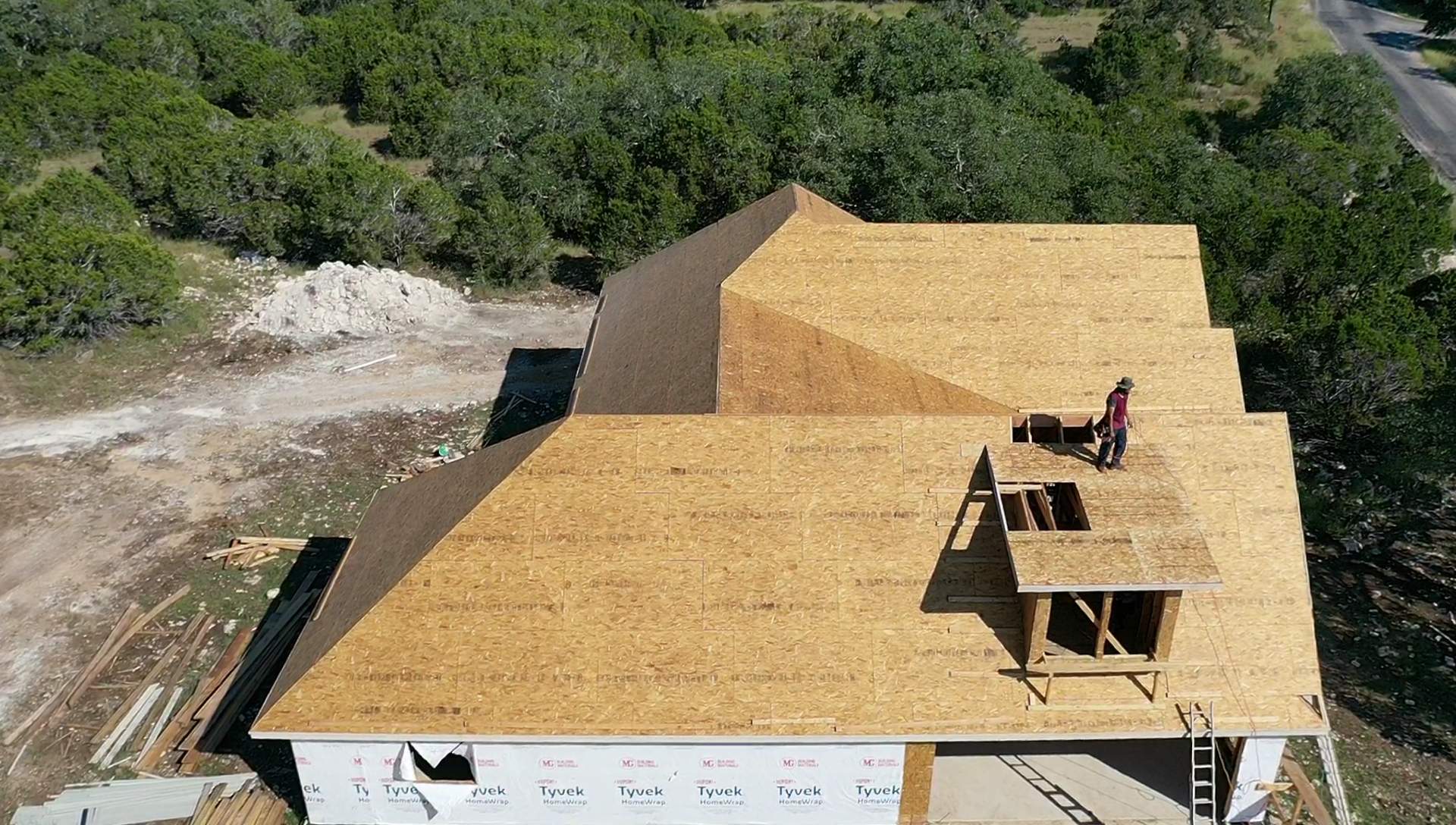 New Home Construction using Owens Corning 30 year Architectural Shingles by Premier Roofing and Contracting