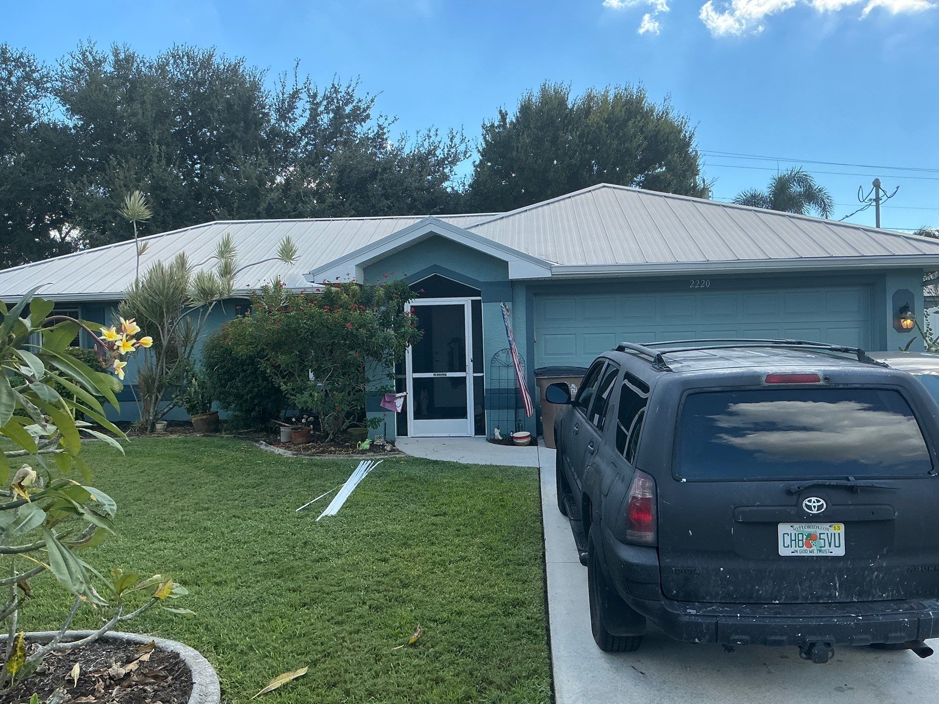 Gutter Cleaning and Maintenance in Fort Myers FL by Gutter Professor by Gutter Professors