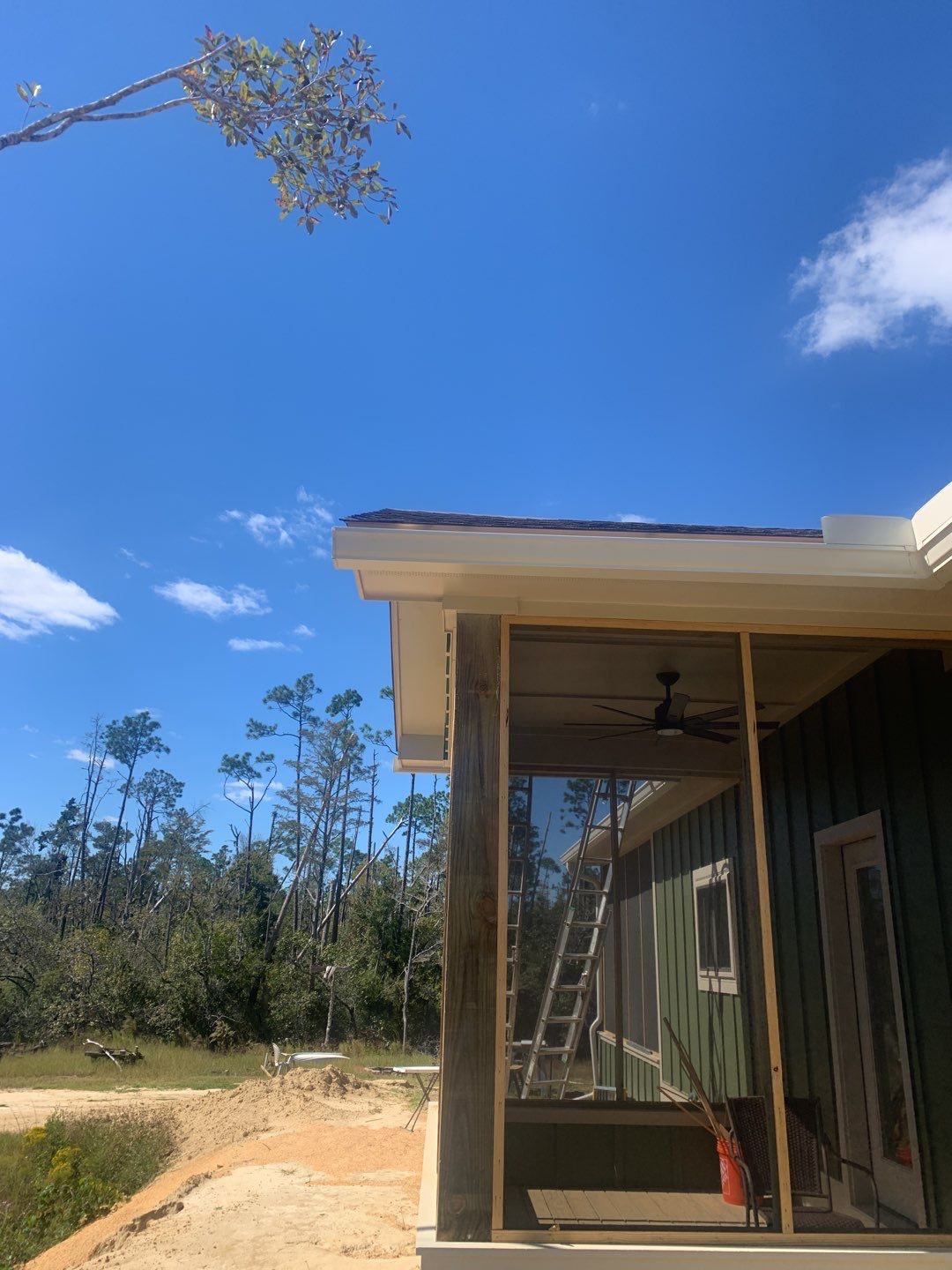 6 Inch Seamless Gutters using K-Style Seamless Gutters in Wewahitchka, FL by Gutter Professors