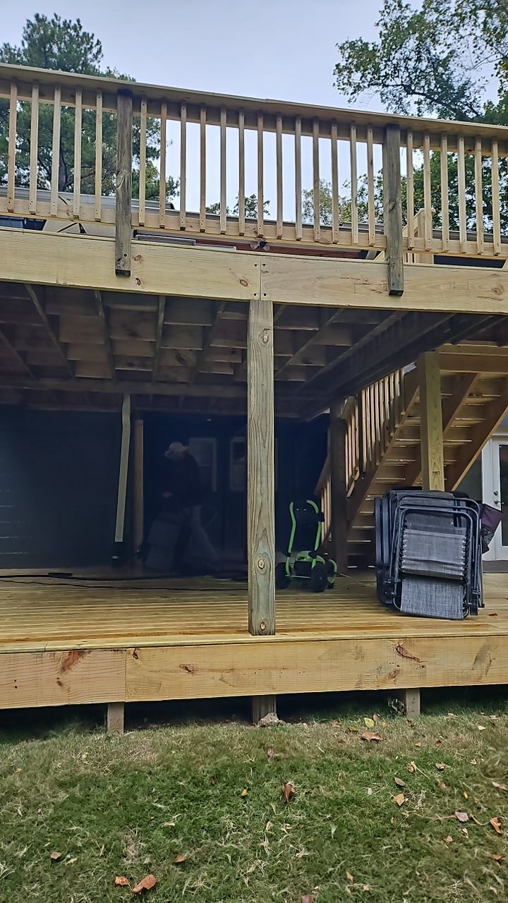 Windsor Blvd - Deck Installation by Pillar and Pine
