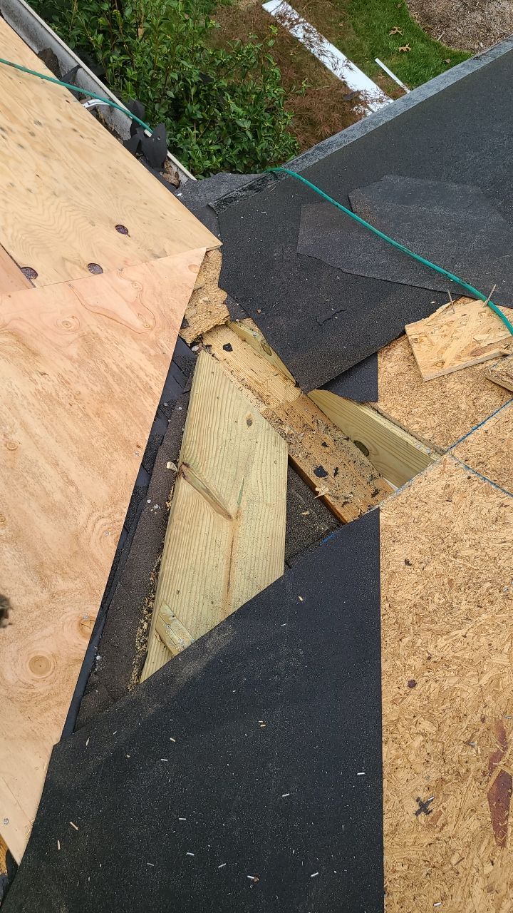 Arlington: CertainTeed Landmark Pro Designer Shingles in Max Def Heather Blend by RM Banning, Inc.