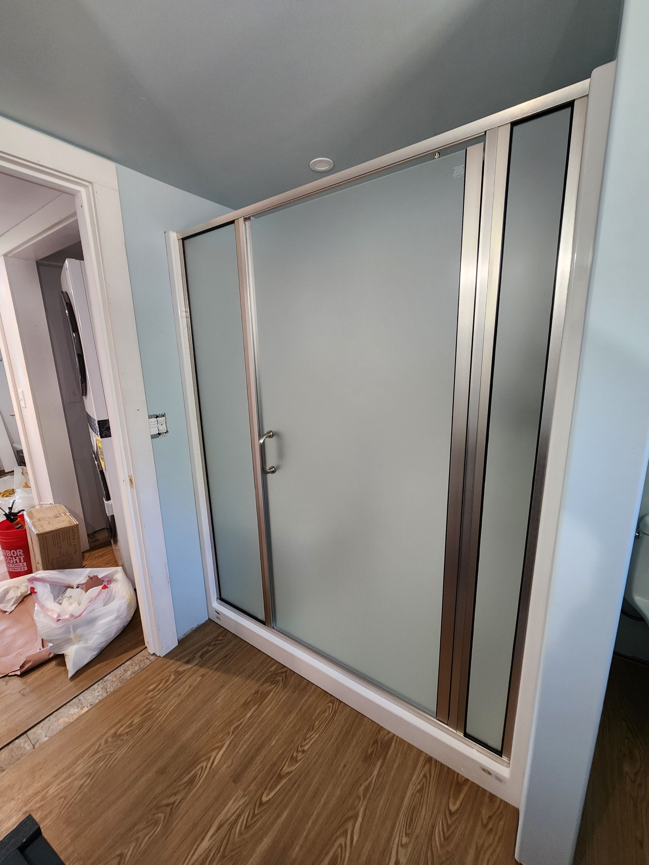 Shower using Alumax Shower by Cheshire Glass Company