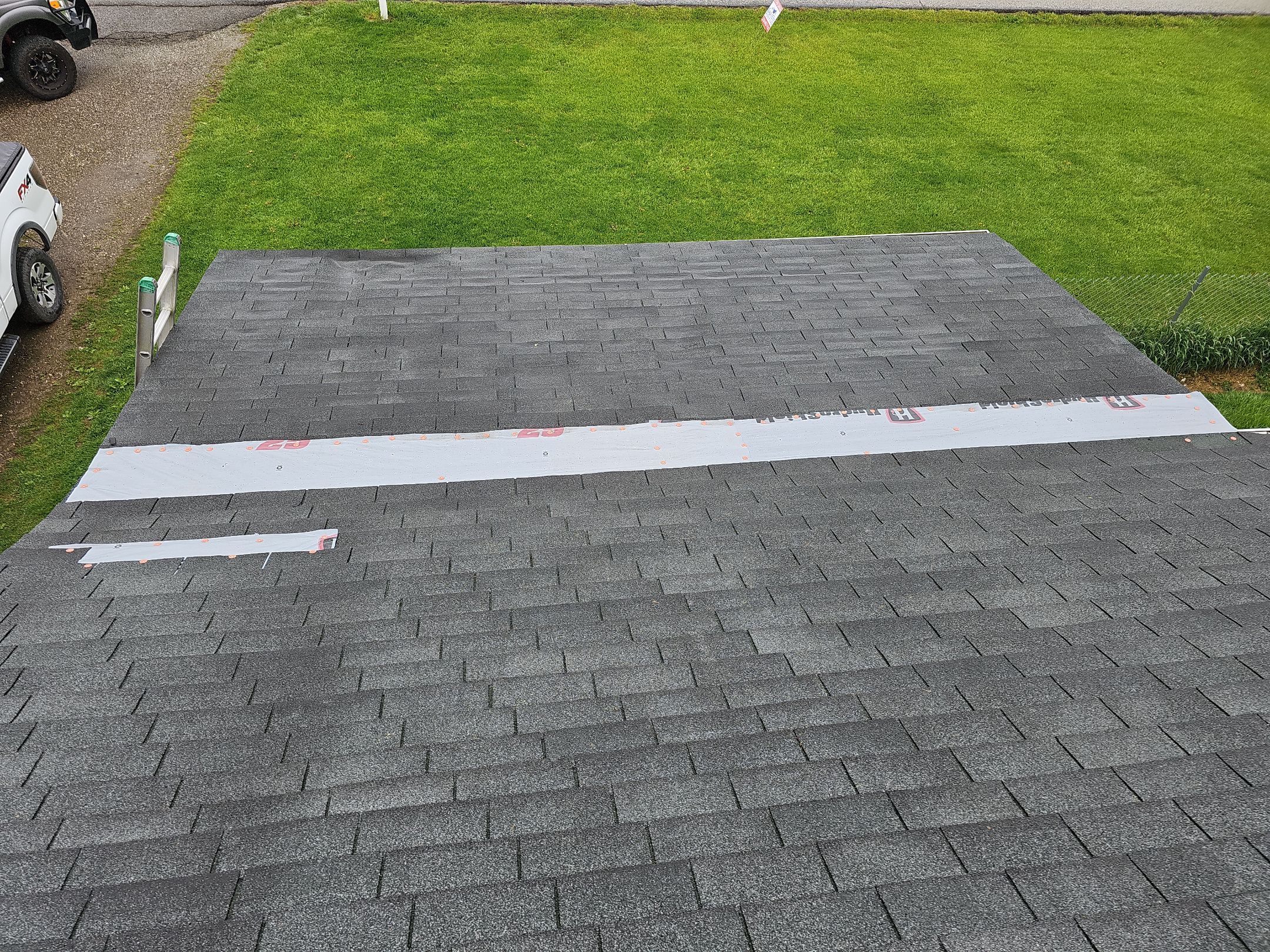 ATLAS PINNACLE HP W/SCOTCHGARD COLOR: BLACK SHADOW by Eagle Eye Roofing