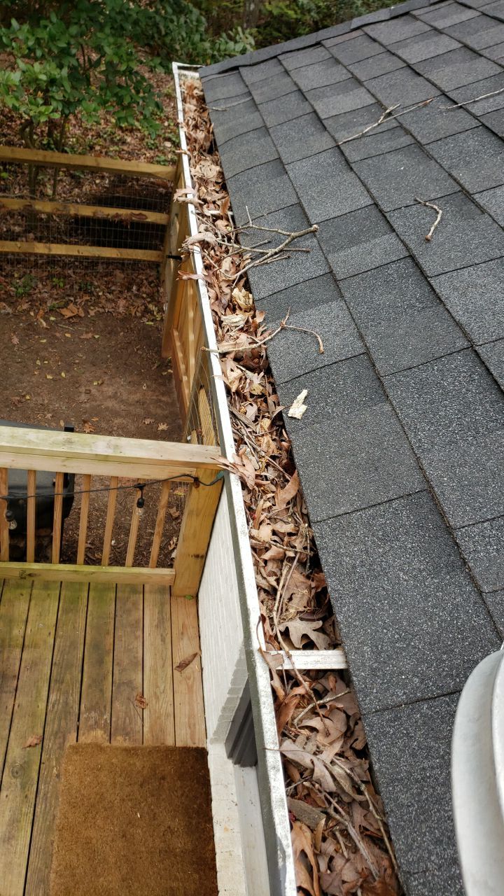 House Wash using cleaner by Power Wash Masters LLC