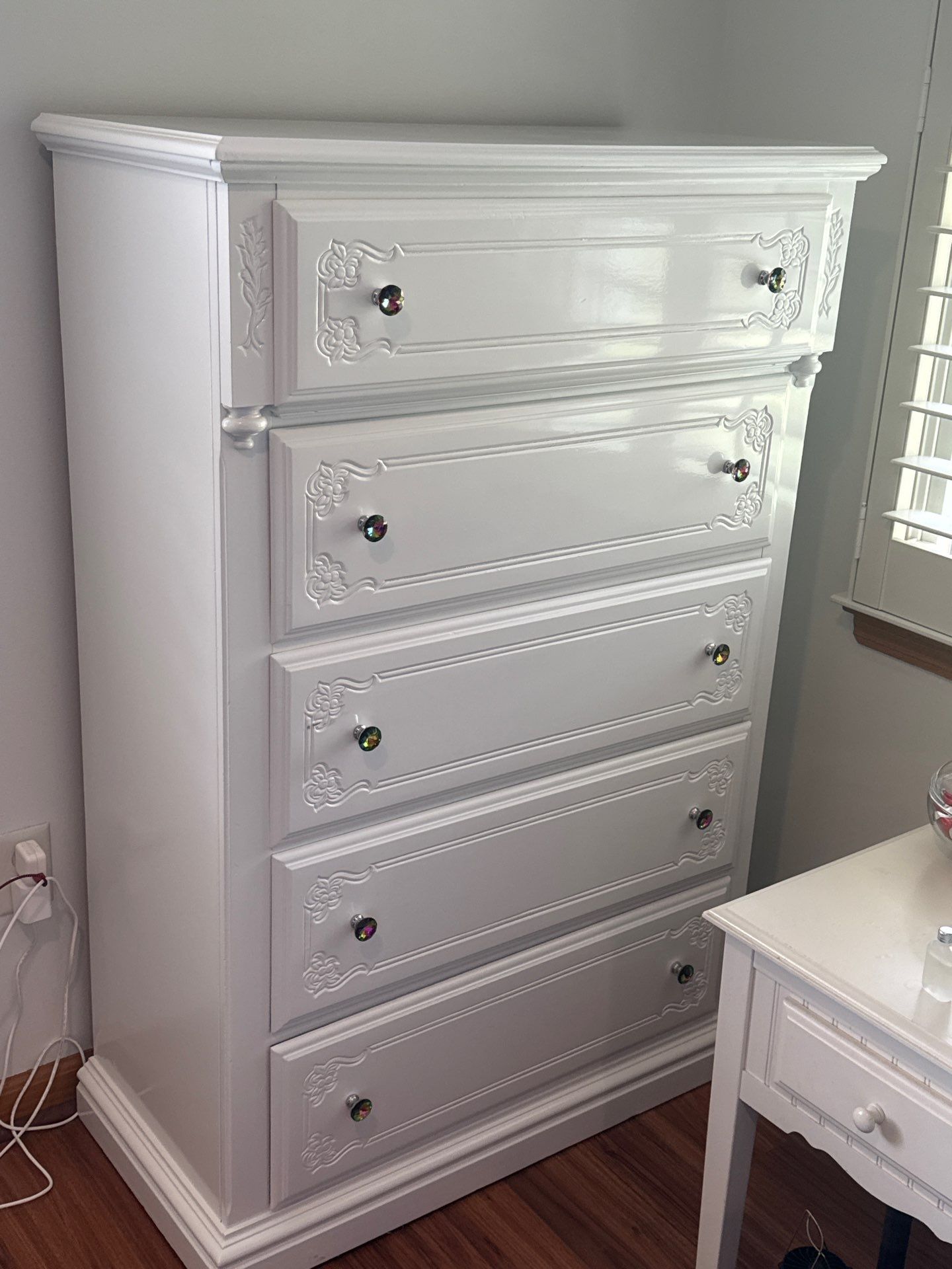 Repaint bedroom furniture, Pergola, and doors. Stain decking by Gordon Painting