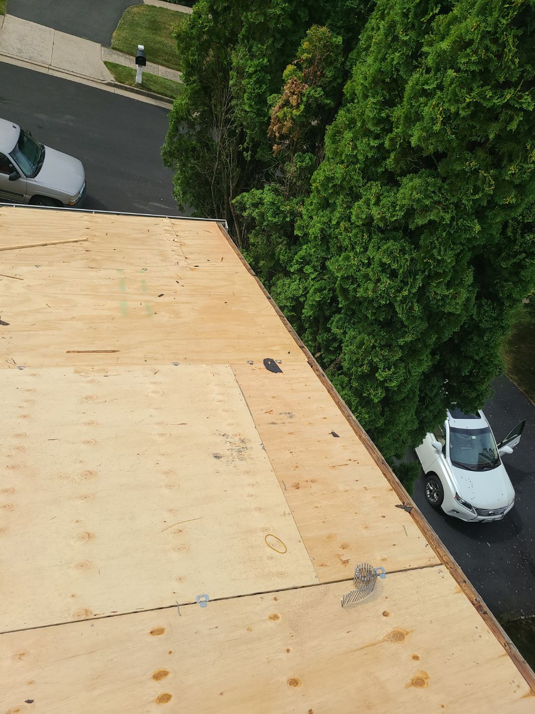 Falls Church: CertainTeed Landmark Pro Designer Shingles in Max Def Pewterwood by RM Banning, Inc.