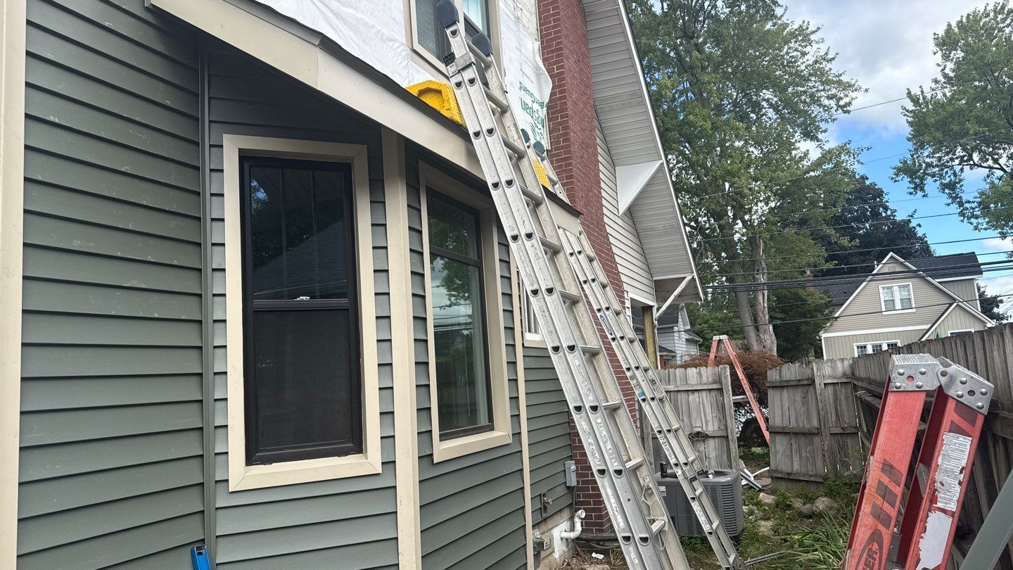 Siding Replacement using Alside Charter Oak D4.5" Deep Moss by 180 Contractors
