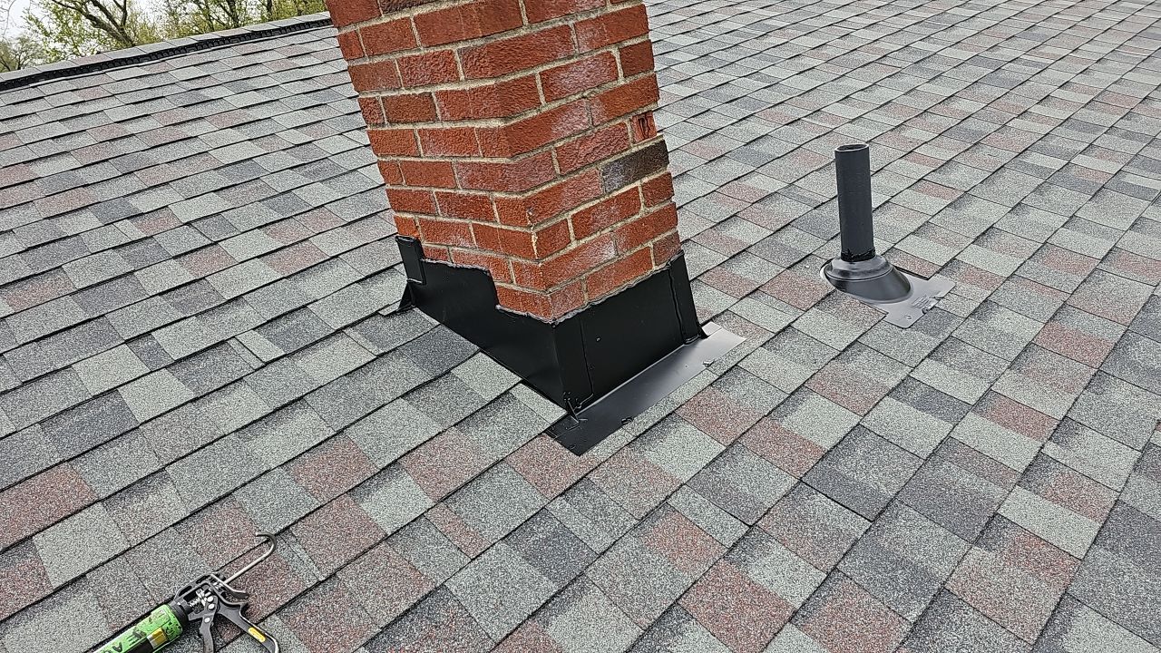 ATLAS PINNACLE COLOR: SUMMER STORM DRIP EDGE: WHITE by Eagle Eye Roofing