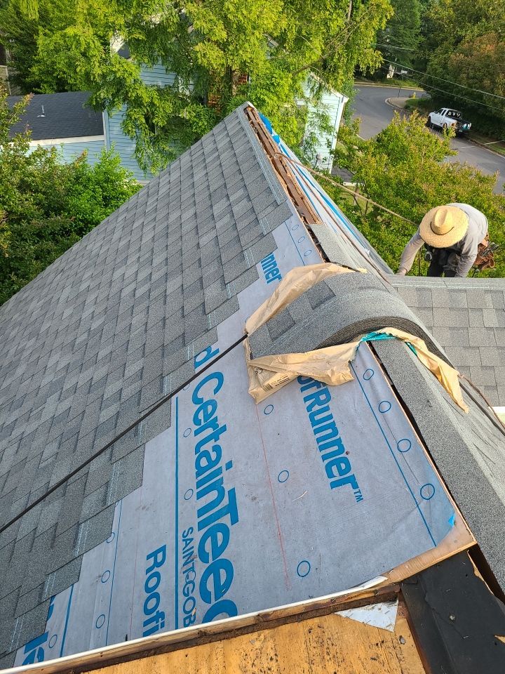 Arlington: CertainTeed Landmark Architectural Shingle in Georgetown Gray by RM Banning, Inc.