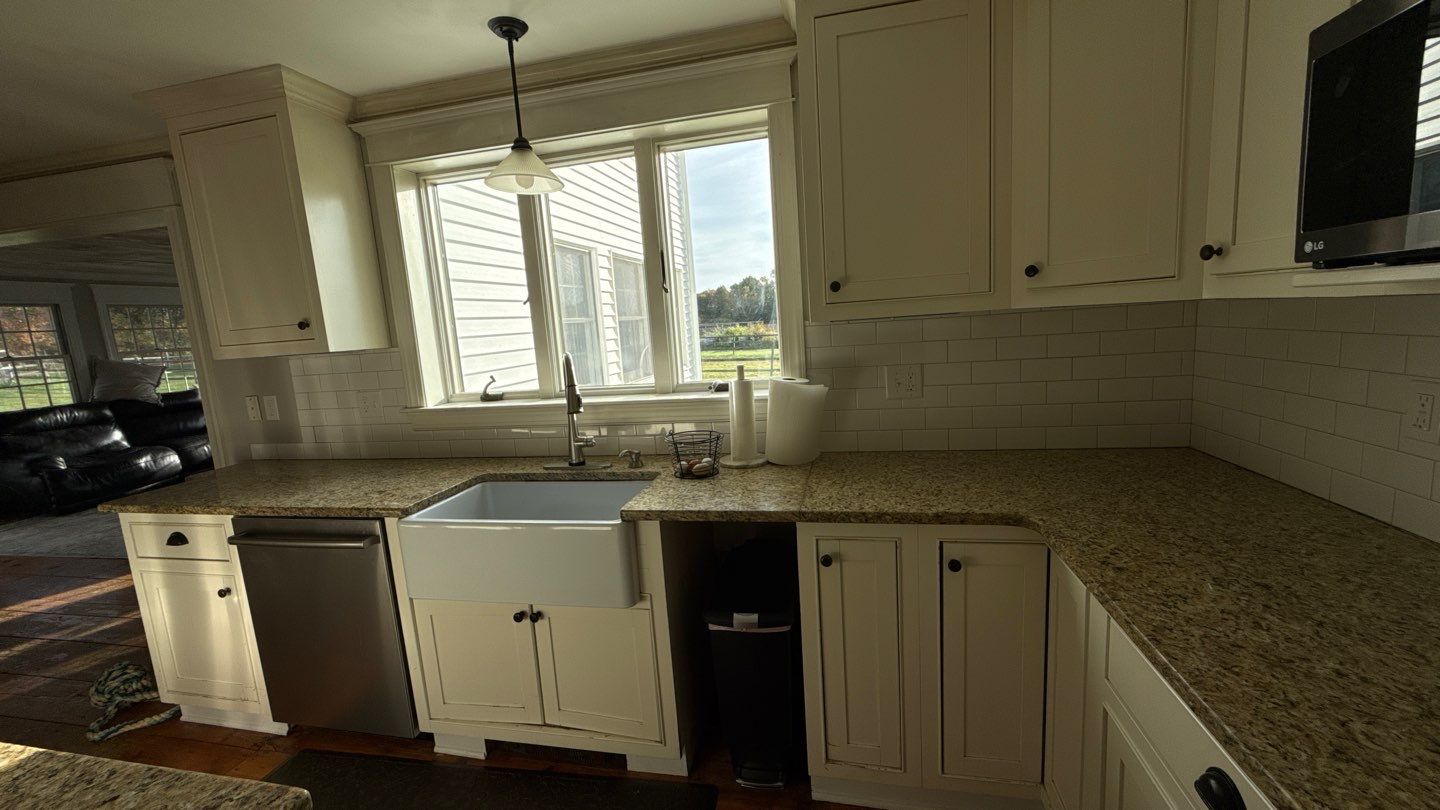 Cabinet Refinishing with Alabaster by EXCELLENCE | CARTO