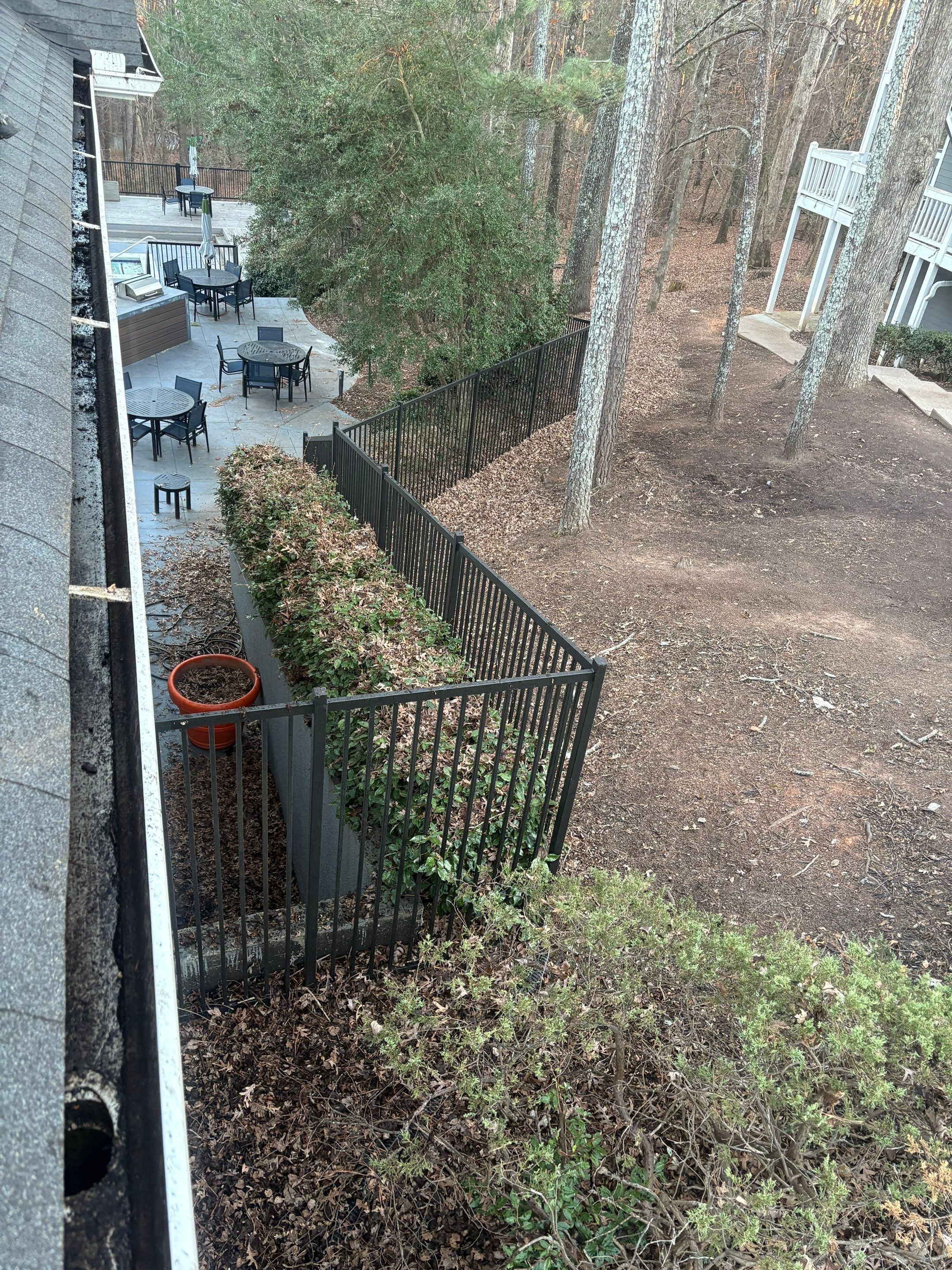 HOA gutter cleaning after photo.