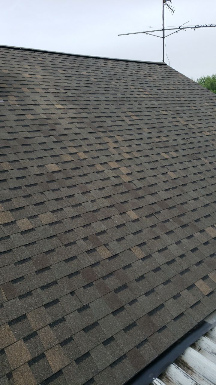 ATLAS PINNACLE COLOR: WEATHERED SHADOW DRIP EDGE: WHITE by Eagle Eye Roofing