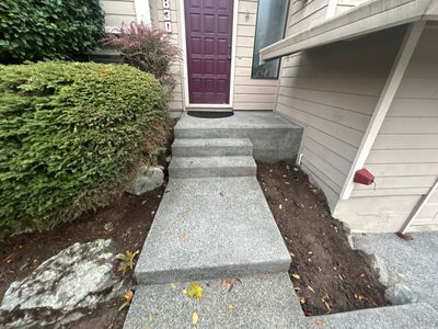Laurie | Concrete Stairs 