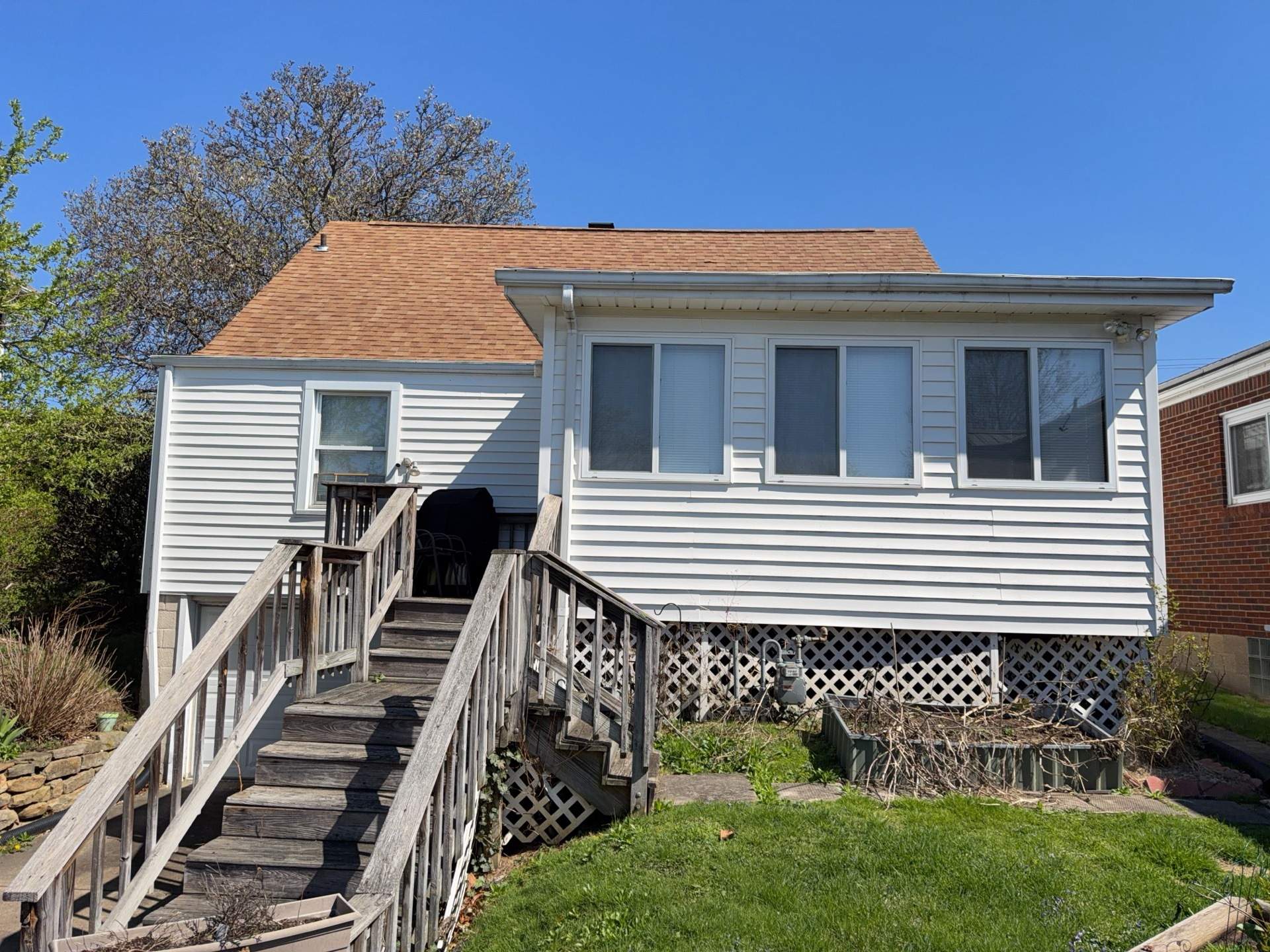 Autumn Yellow Makeover in New Kensington by Ideal Siding Pittsburgh