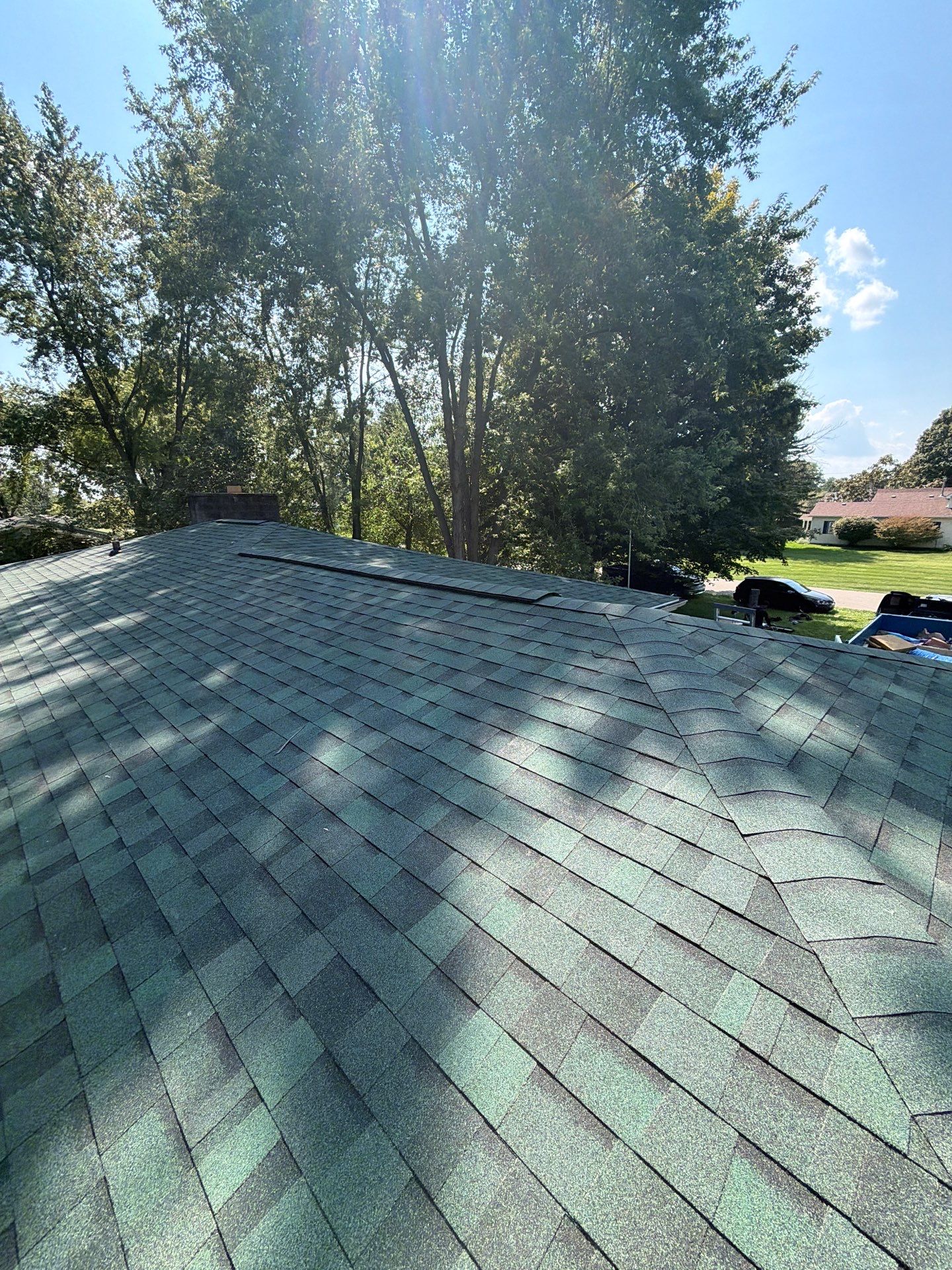 Owens Corning Duration - Chateau Green / 6-Inch Gutters - White