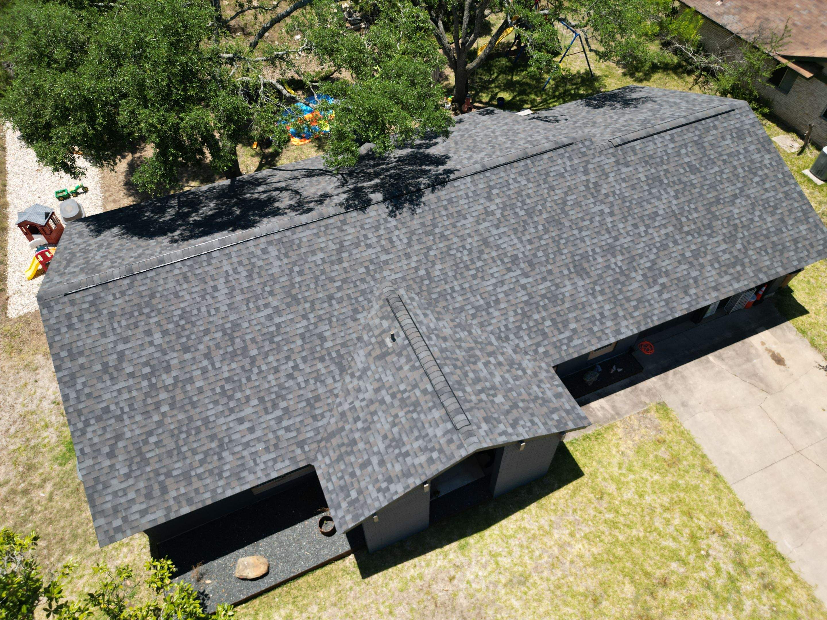 Williamsburg Gray - Owens Corning TruDefinition Duration by RoofsOnly.com